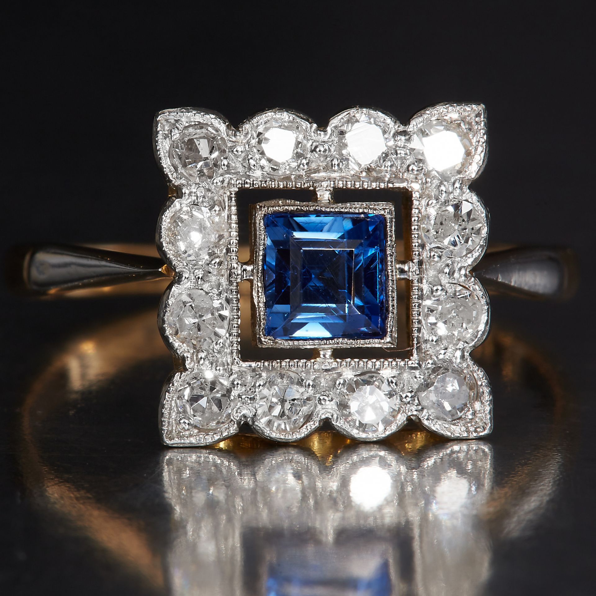 ANTIQUE SAPPHIRE AND DIAMOND CLUSTER RING