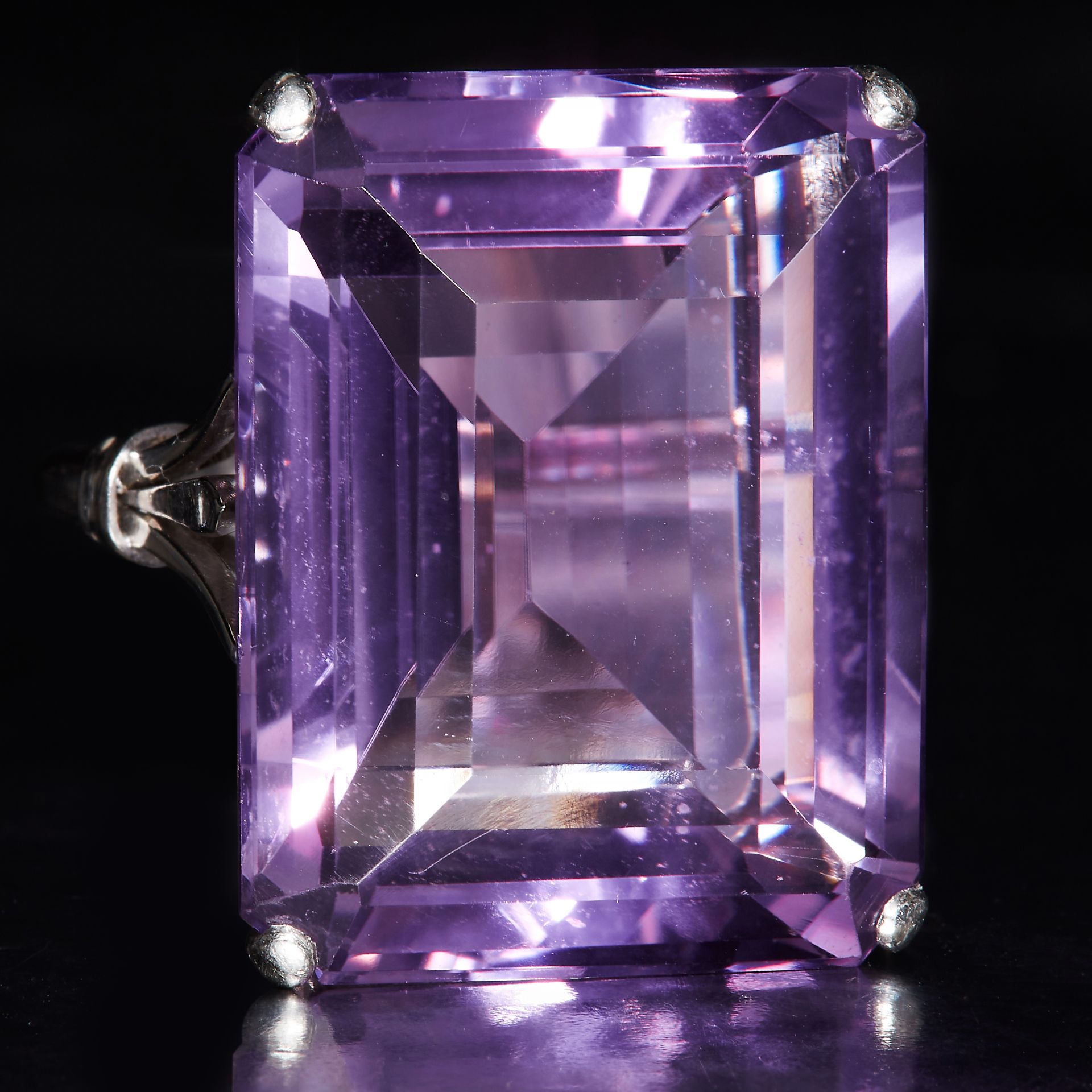 LARGE AMETHYST SOLITAIRE RING