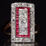 BEAUTIFUL ART-DECO DIAMOND AND RUBY RING