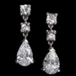 PAIR OF DIAMOND DROP EARRINGS