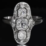 FINE ART DECO DIAMOND RING