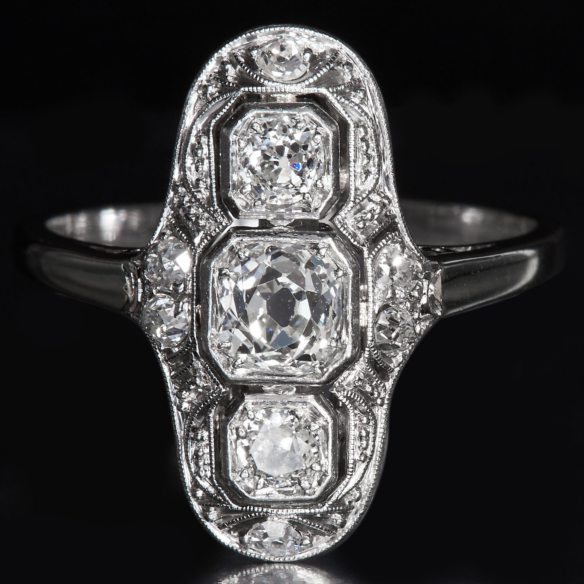 FINE ART DECO DIAMOND RING