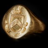 HEAVY 18 CT GOLD SIGNET RING