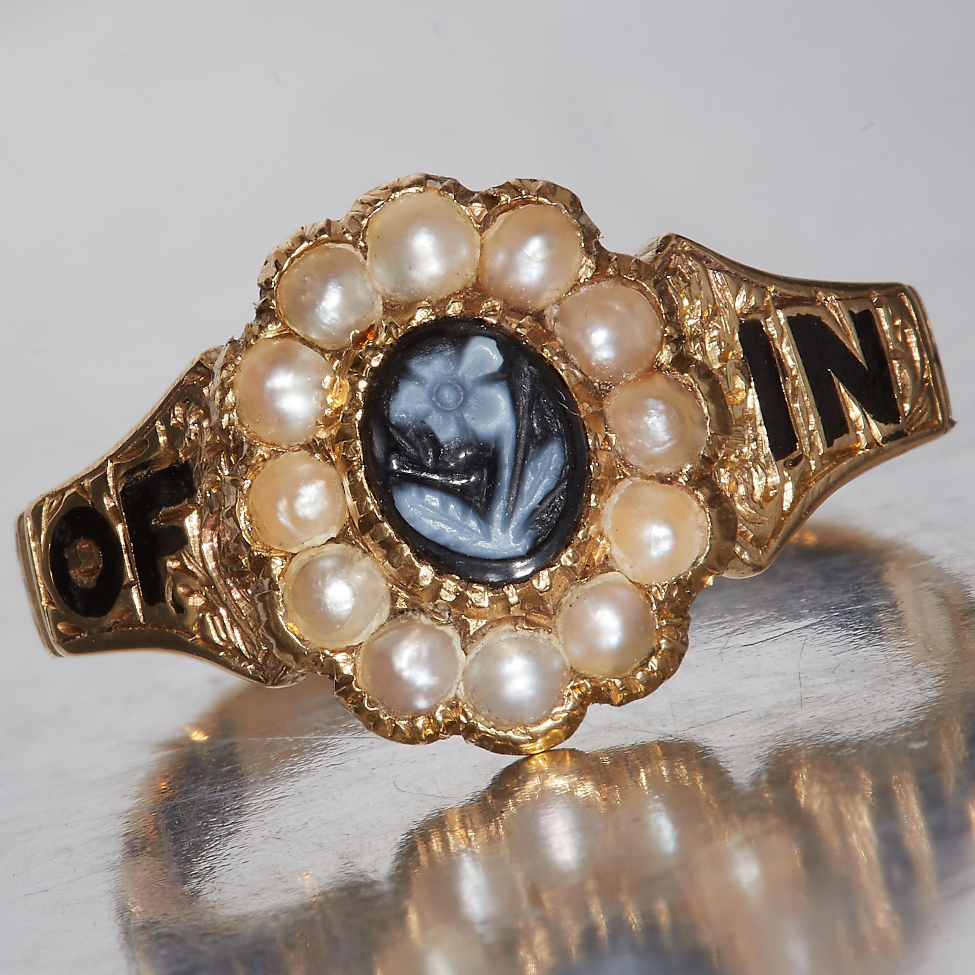 ANTIQUE CAMEO AND ENAMEL MEMORY RING