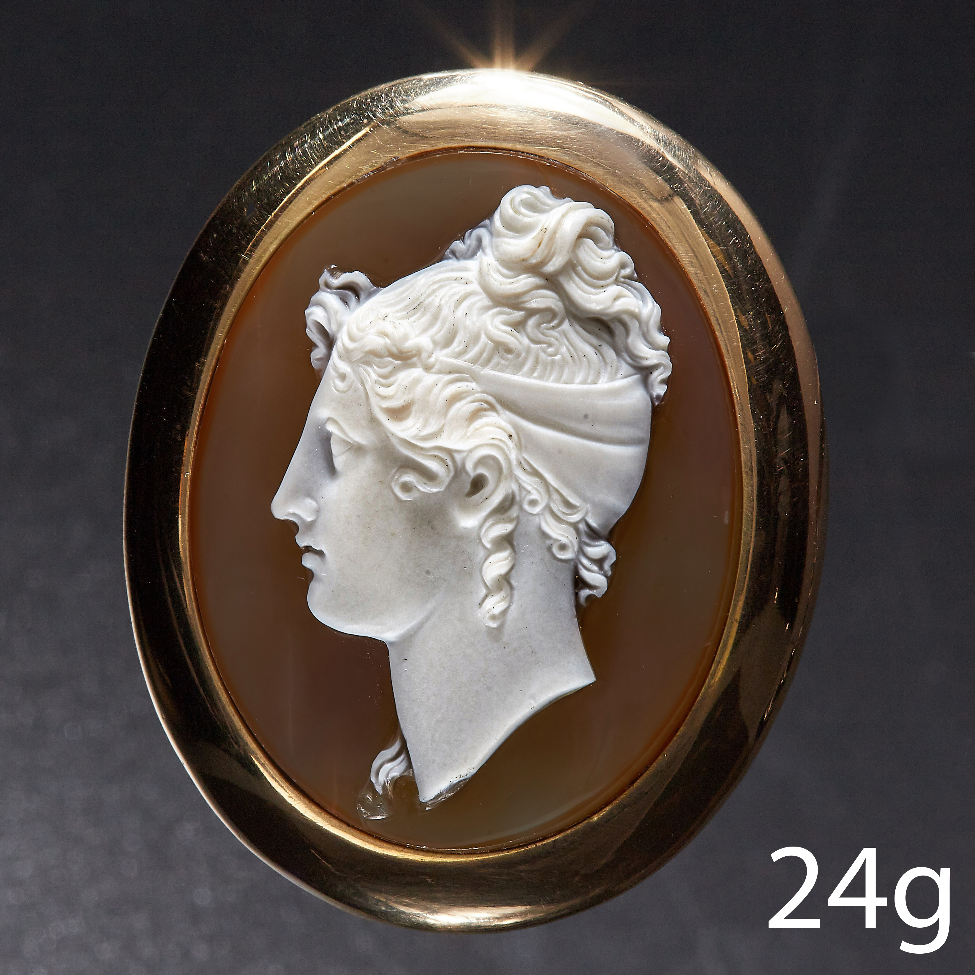 ANTIQUE CARVED HARD STONE CAMEO BROOCH