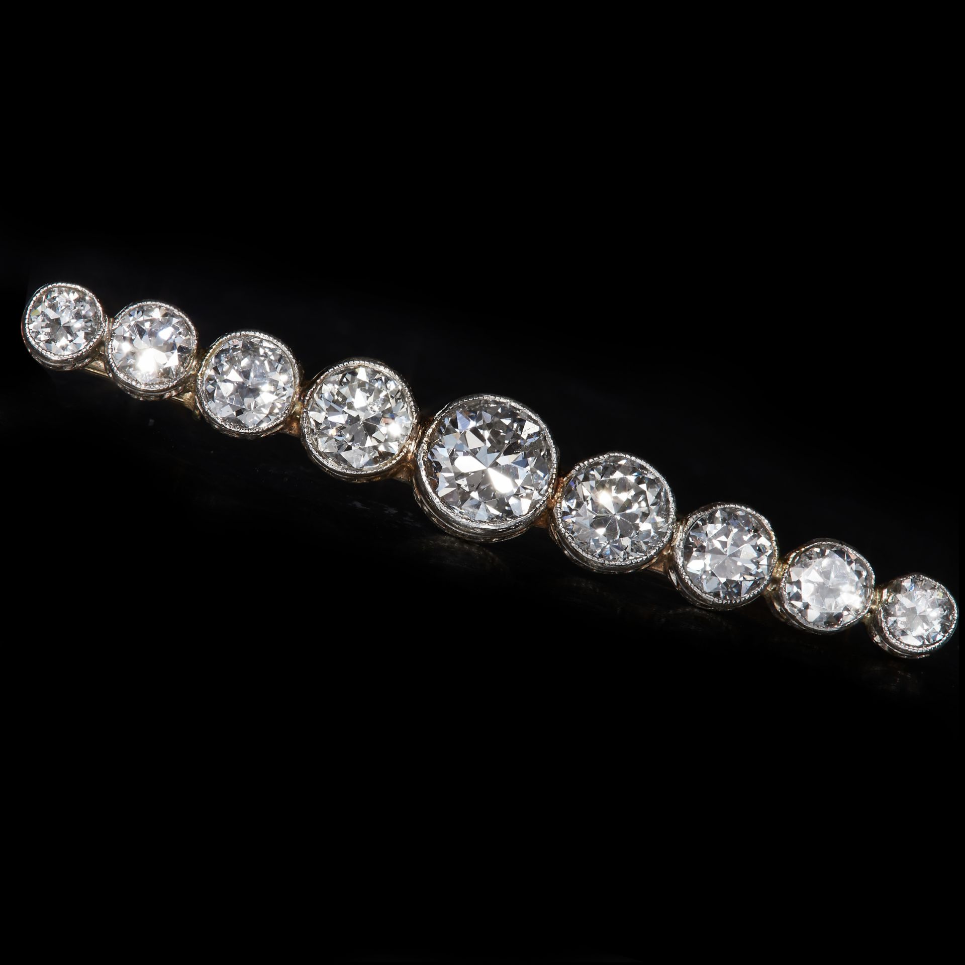 FINE ART DECO DIAMOND BAR BROOCH