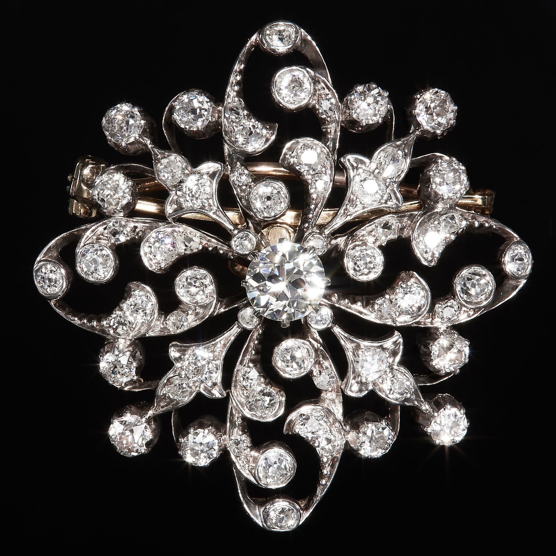 FINE VICTORIAN DIAMOND BROOCH