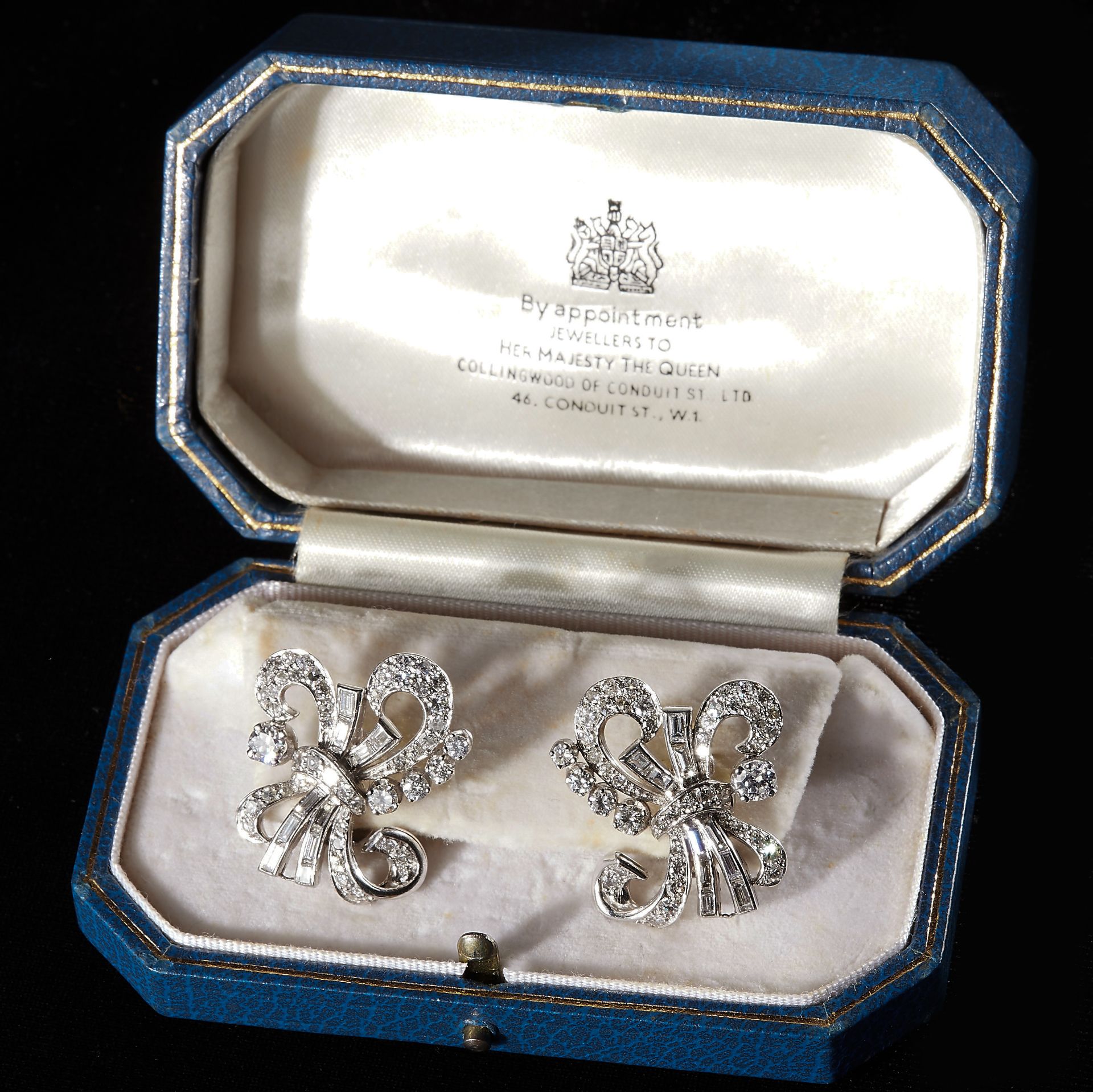 IMPORTANT PAIR OF DIAMOND EARRINGS - Image 2 of 2