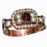 ANTIQUE GARNET AND PEARL CLUSTER RING