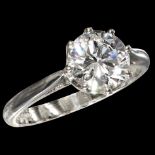 ATTRACTIVE DIAMOND SOLITAIRE RING