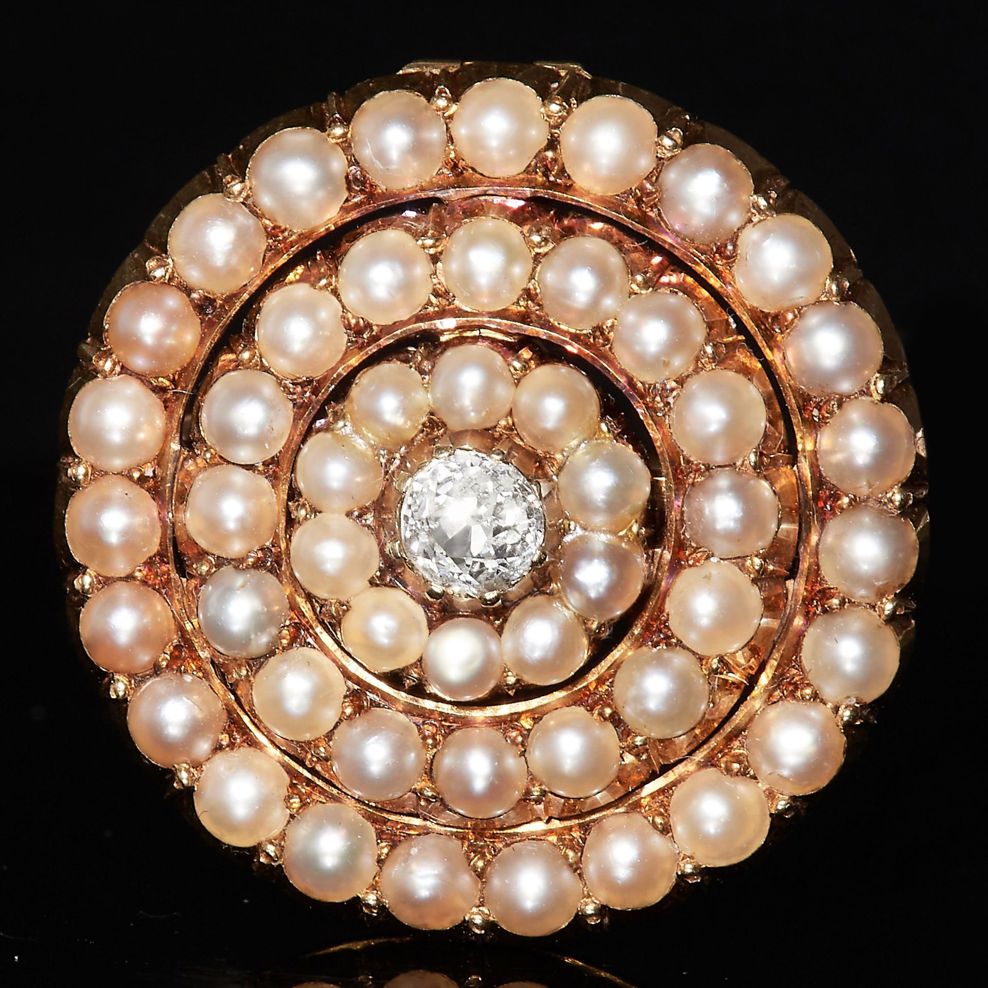 ANTIQUE DIAMOND AND PEARL BROOCH