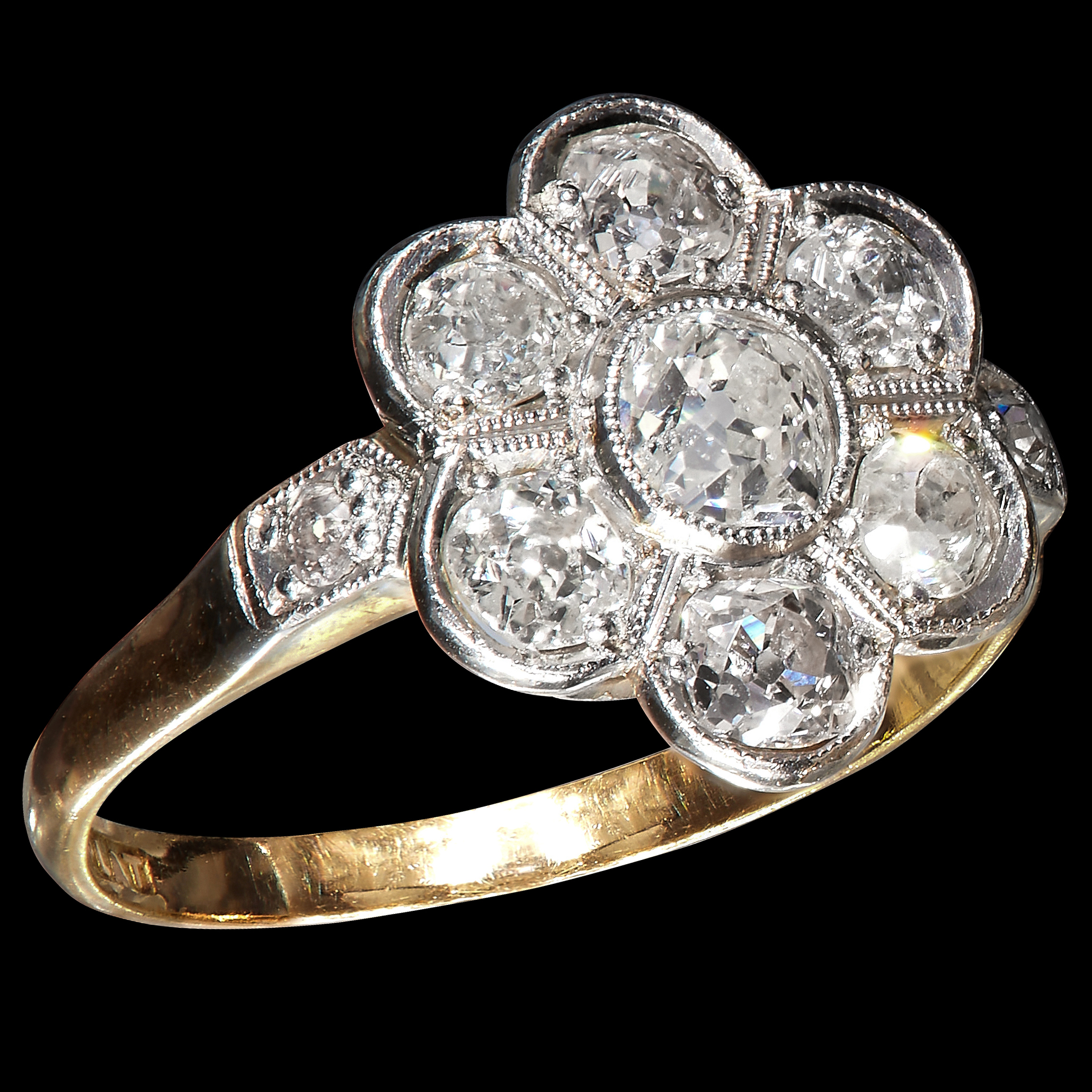 DIAMOND CLUSTER RING