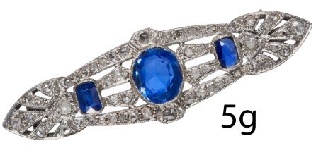 FINE ART-DECO SAPPHIRE AND DIAMOND BROOCH