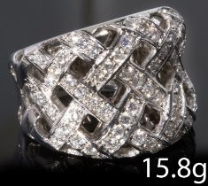 FINE DIAMOND RING