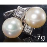 PEARL AND DIAMOND TOI-ET-MOI RING