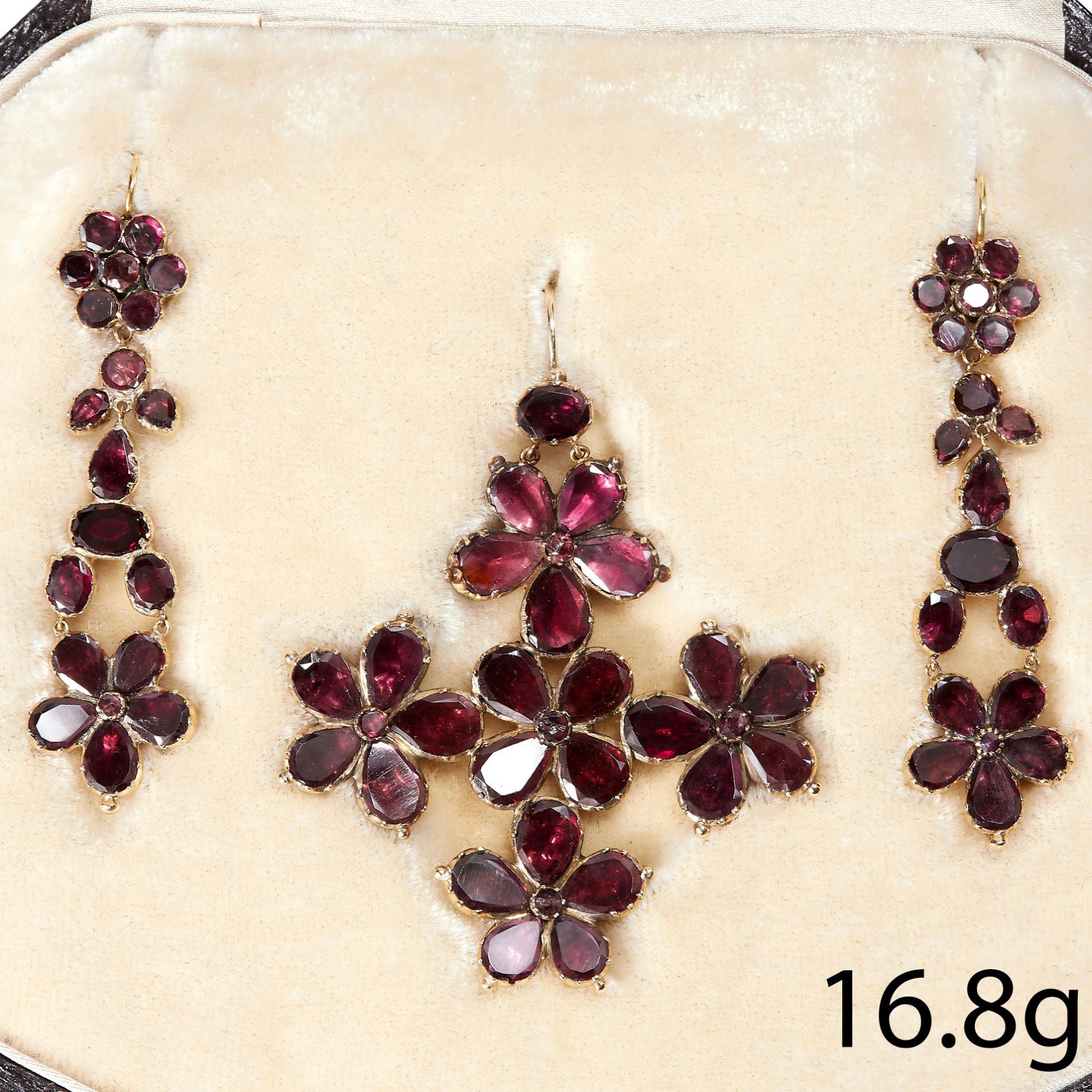 FINE ANTIQUE GOLD GARNET PENDANT AND EARRING SUITE