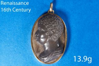 RENAISSANCE CARVED AGATE PENDANT