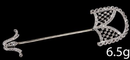 FINE EDWARDIAN DIAMOND JABOT PIN