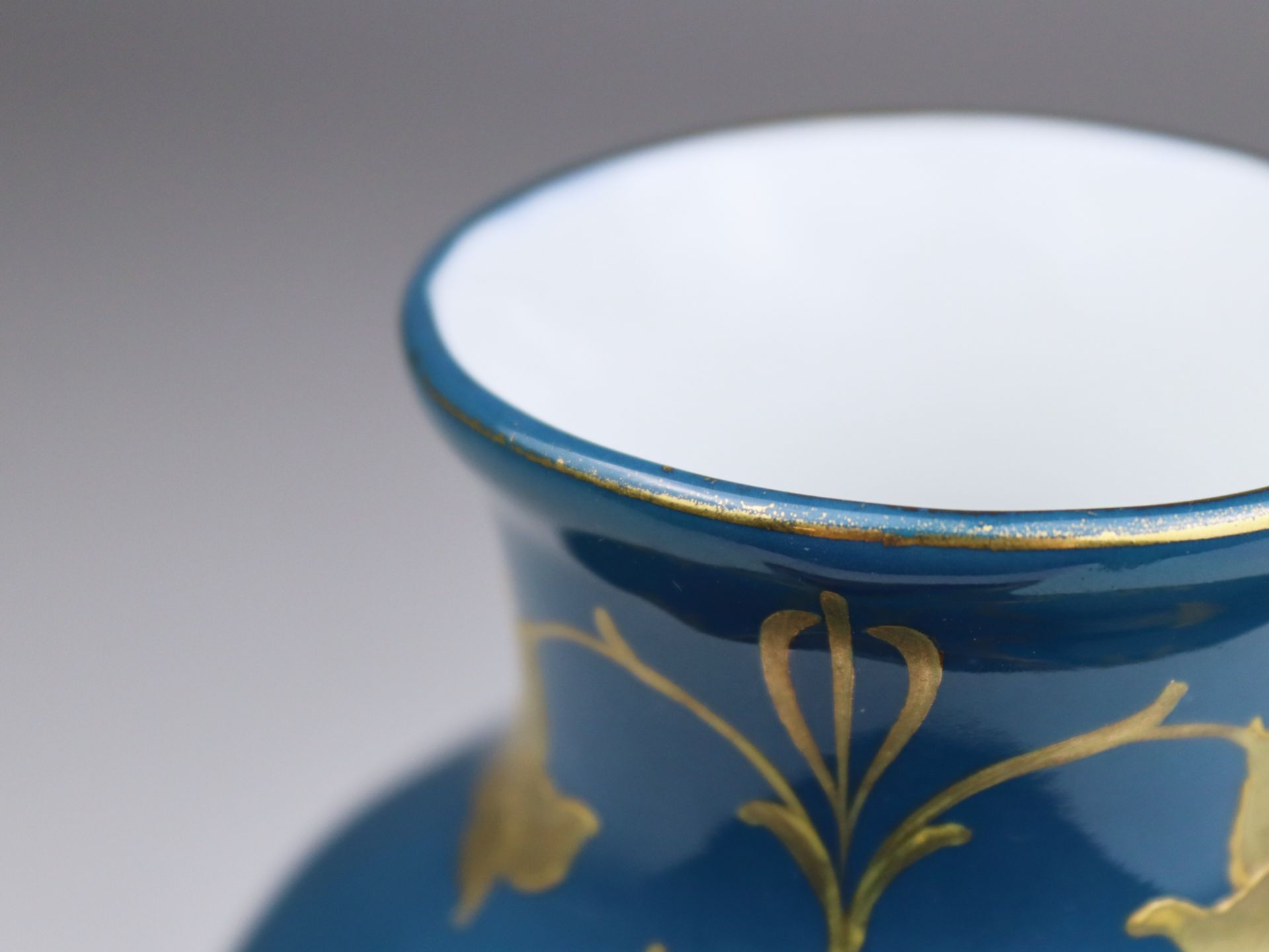 Lichte Porzellan - Vase - Bild 4 aus 5