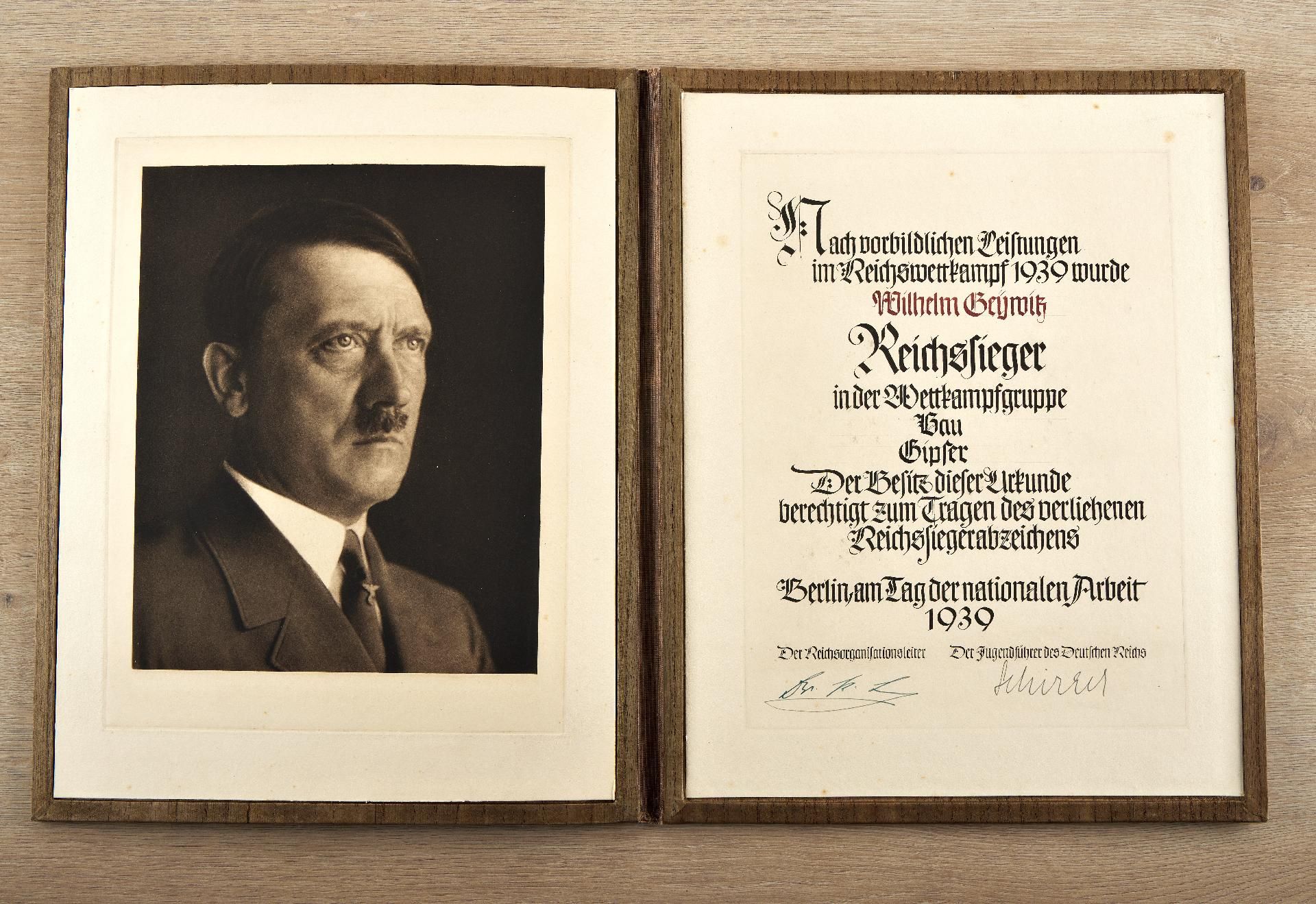 HJ - Hitlerjugend : Abzeichen für Reichssieger 1939 im Reichsberufswettkampf der Hitlerjugend mi... - Bild 3 aus 5