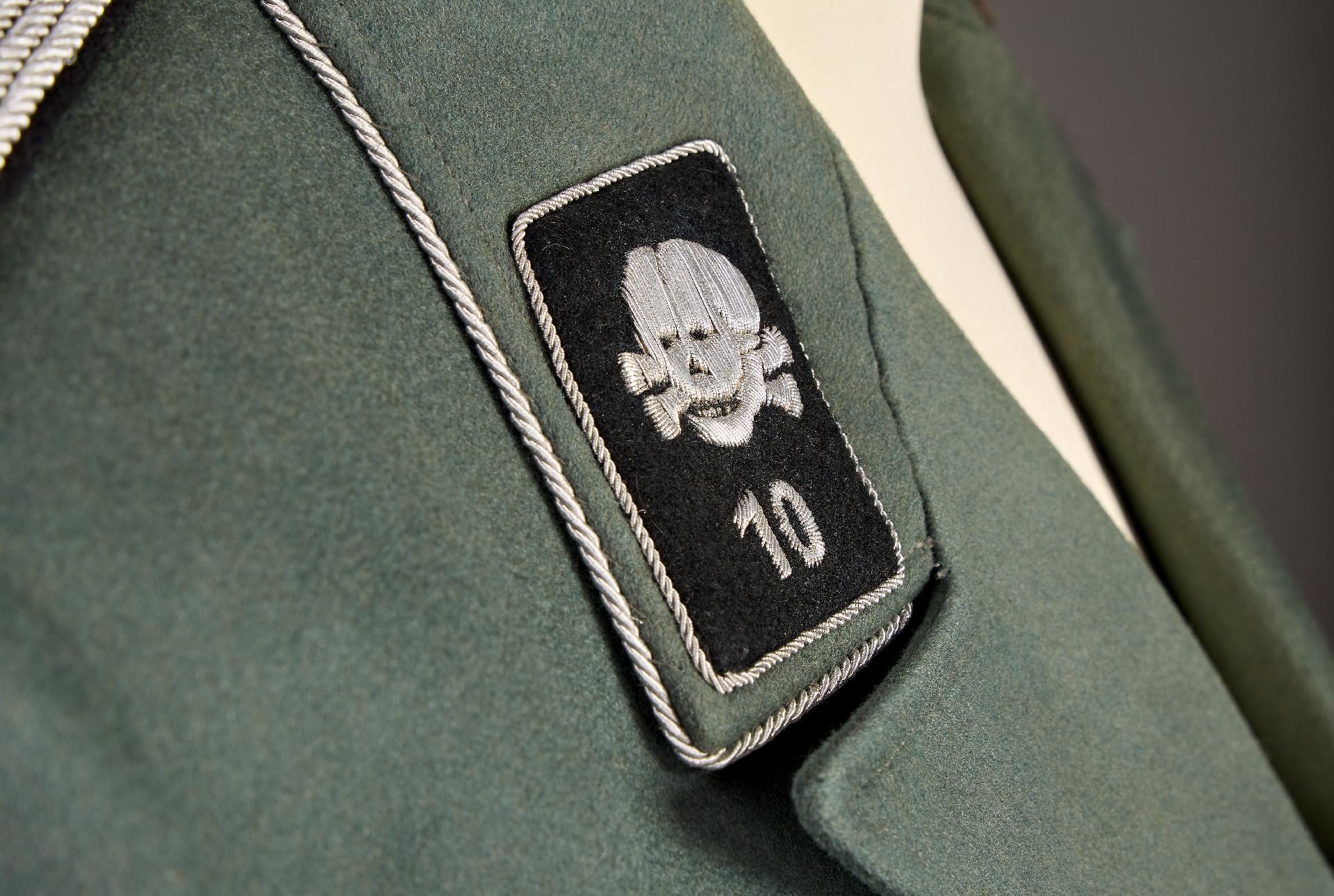 Allgemeine SS : Uniform eines Untersturmführers (Totenkopfverbände) - Bild 8 aus 9