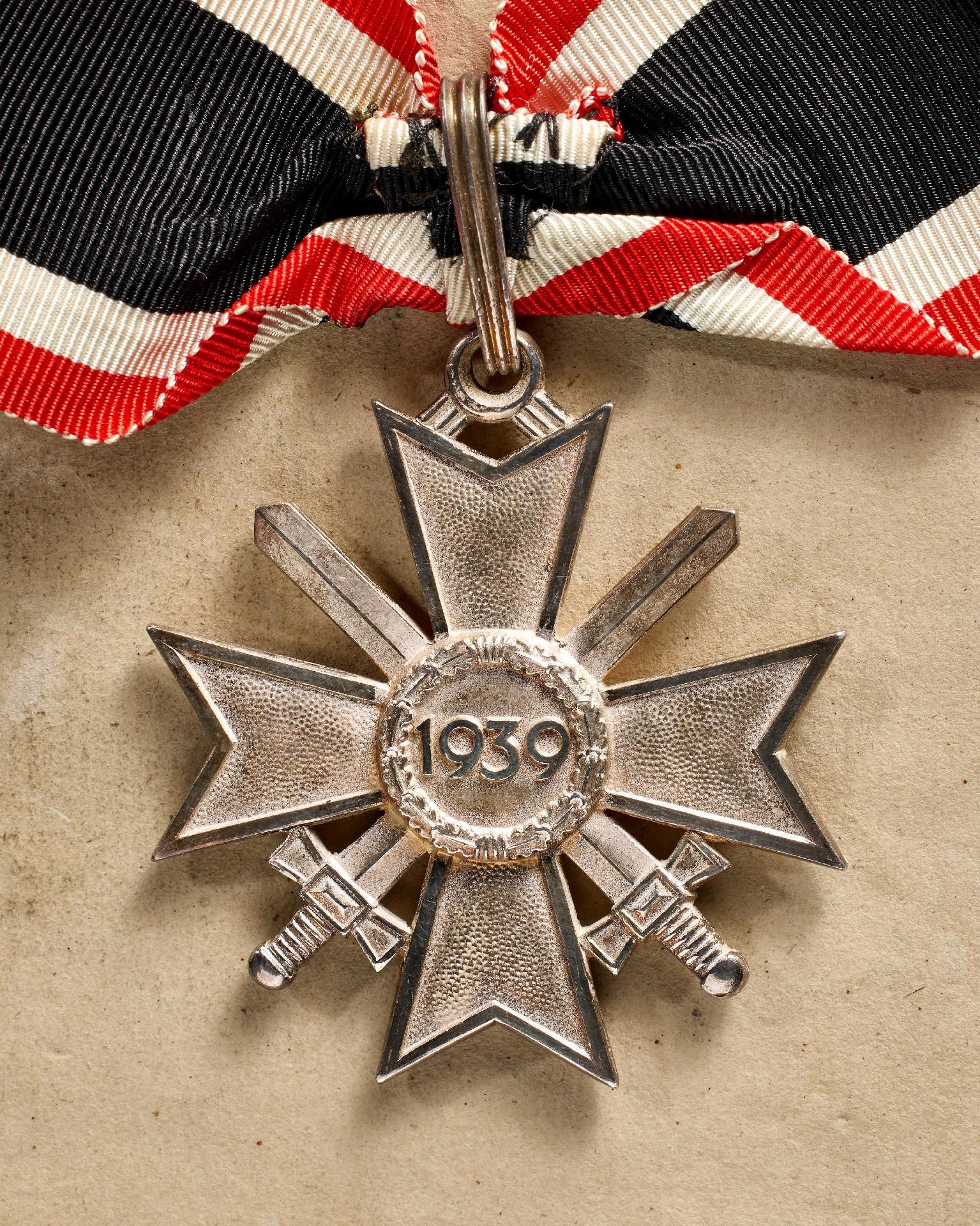 Kriegsverdienstkreuz : Ritterkreuz des Kriegsverdienstkreuzes mit Schwertern. - Bild 7 aus 7
