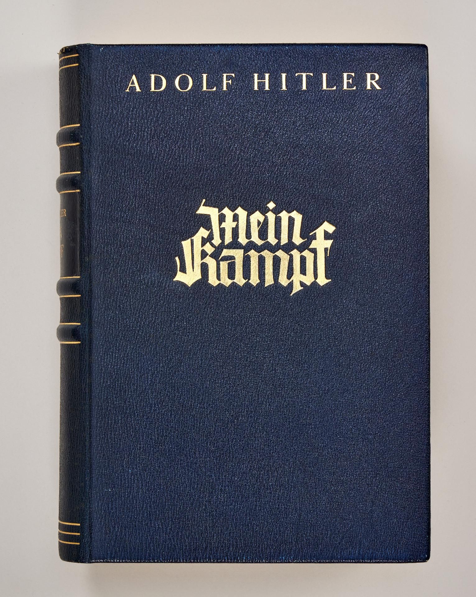 Zeitgeschichte - Verschiedenes - Konvolute : Adolf Hitler: Mein Kampf. Ledergebundene Luxusausgabe - Bild 2 aus 3