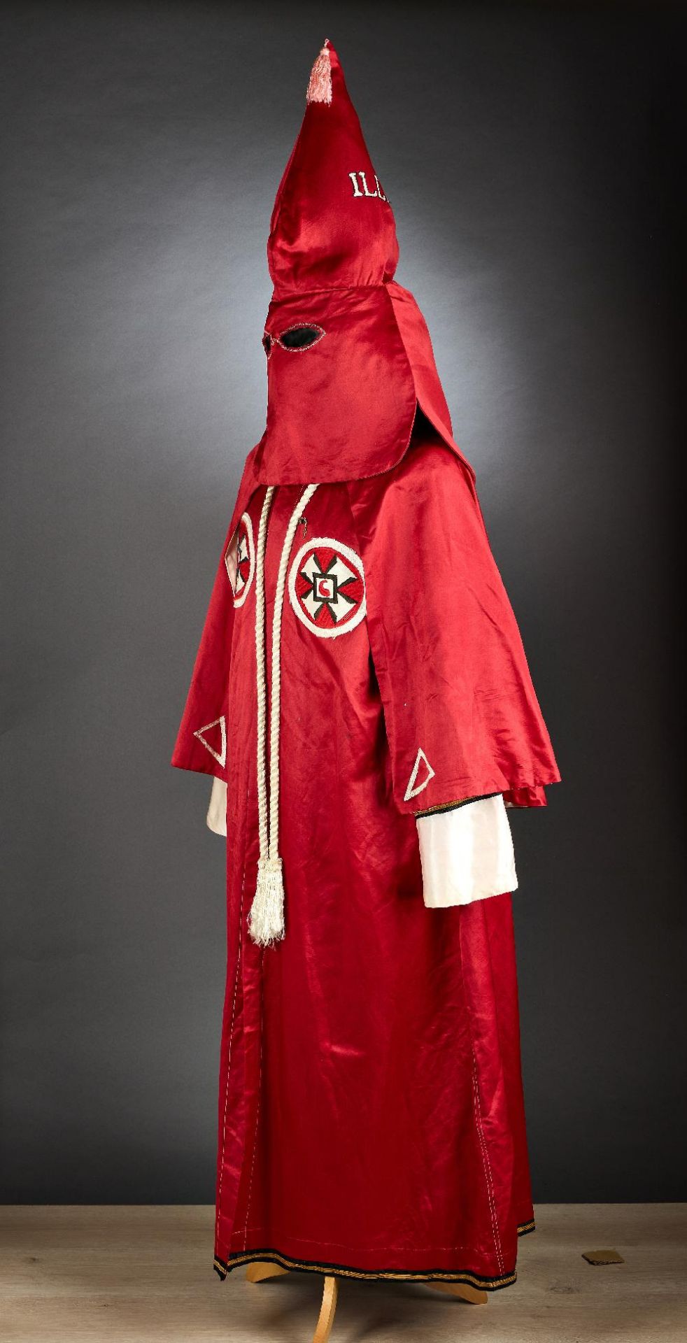 USA : USA: Ritter des Ku Klux Klan: Uniform - Kutte einer Hydra - Grand Night Hawk des KKK des S... - Bild 4 aus 7