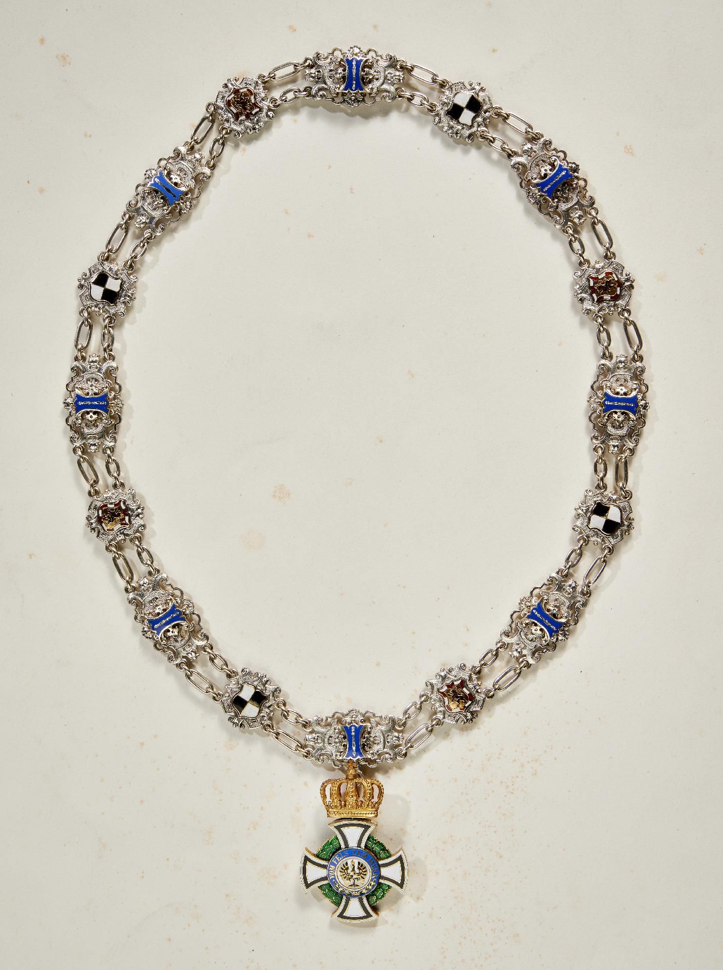 Kingdom of Prussia : Necklace of the Grand Commandery with accompanying reduced cross of the Ord... - Image 4 of 13