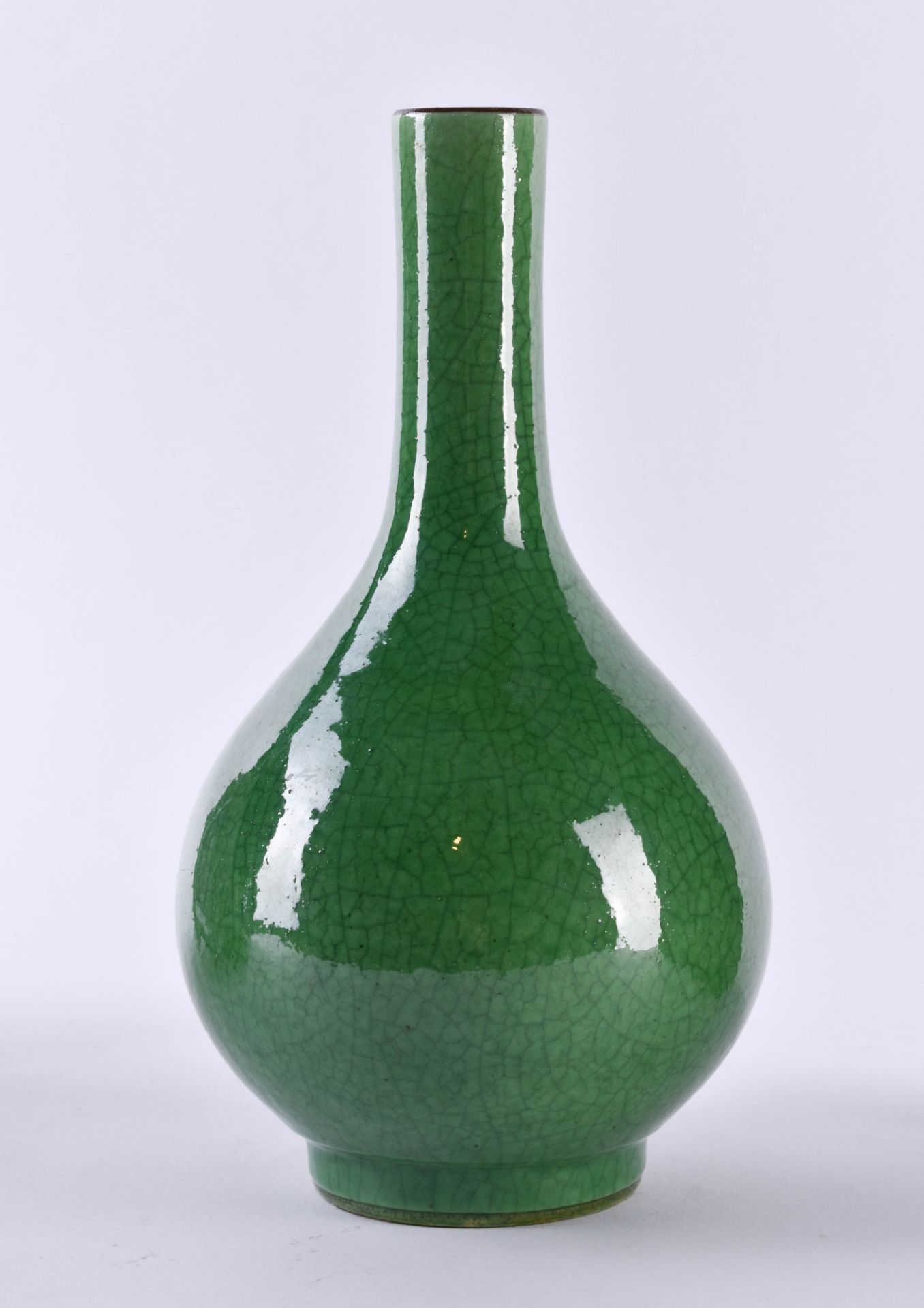 Vase Bouteille en porcelaine vert-pomme, China 18./19. Jhd. - Bild 2 aus 5