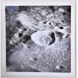 Fotografie #10 - Apollo 10 Hasselblad image from film magazine 34/M - LM extraction, Lunar Orbit, L