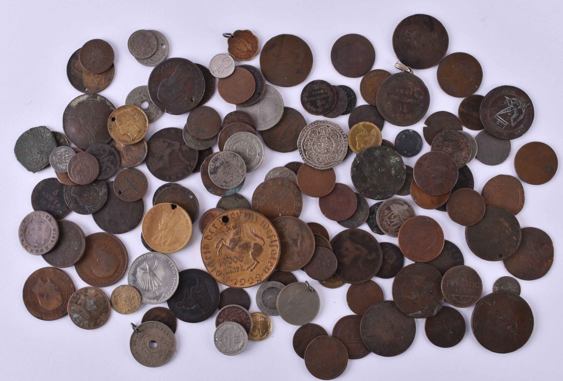 A group of coins - Image 2 of 2