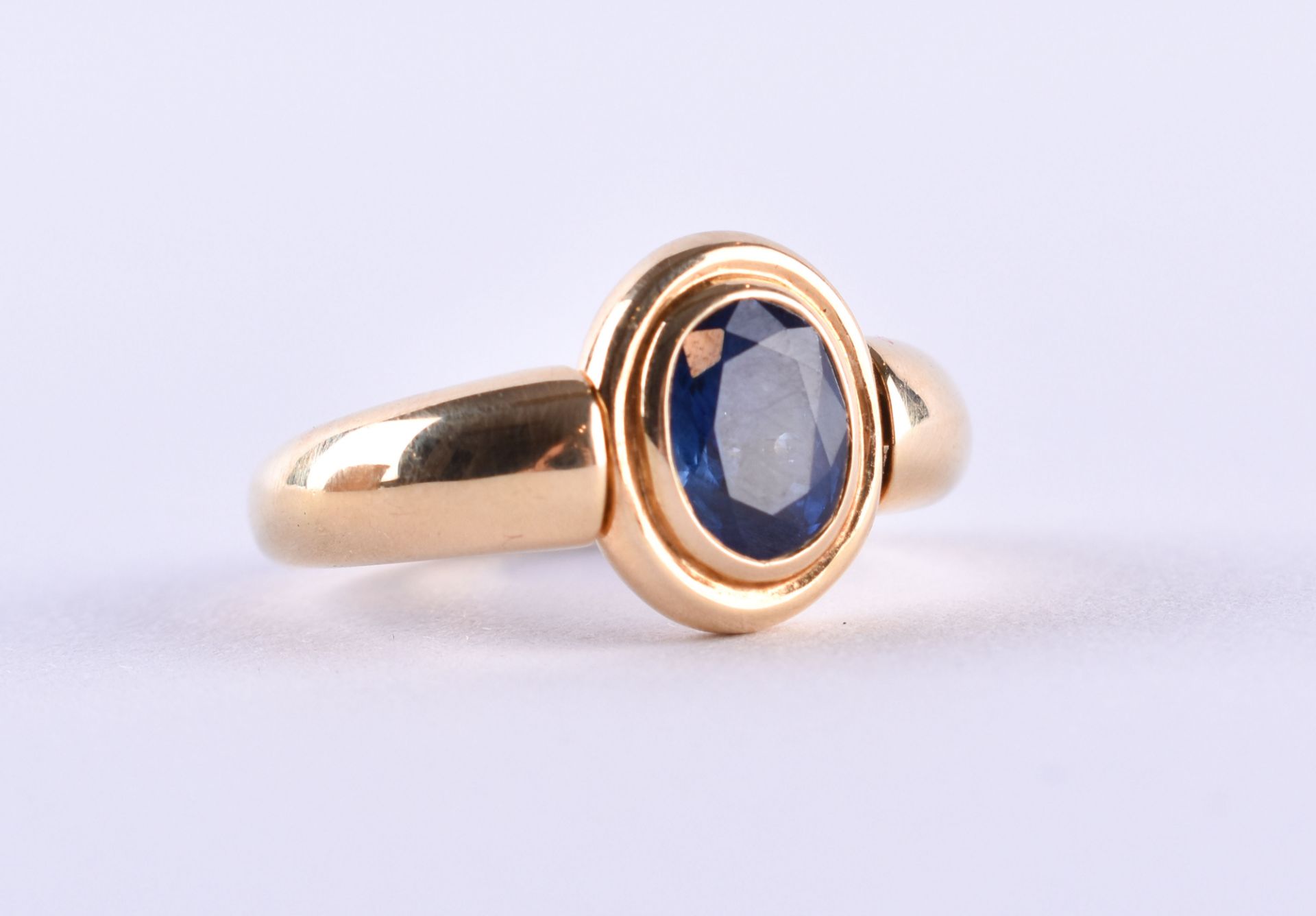 Sapphire and brilliant-cut diamond reversible ring