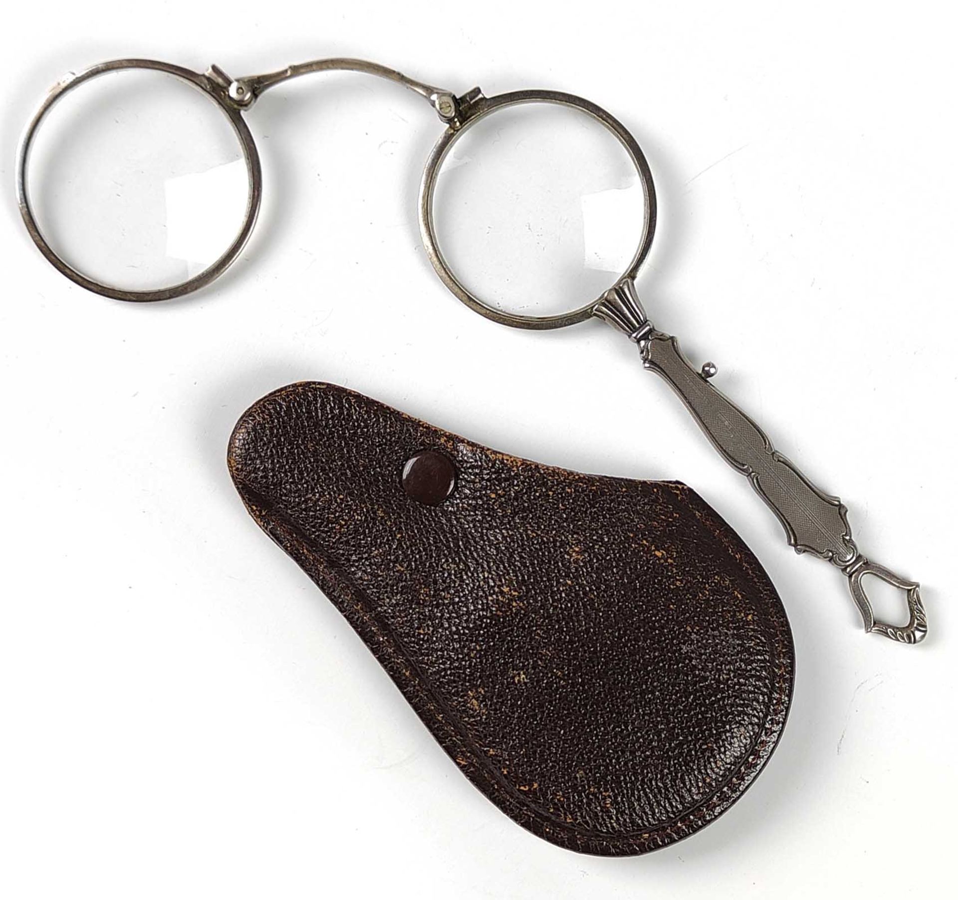 Lorgnette im Etui