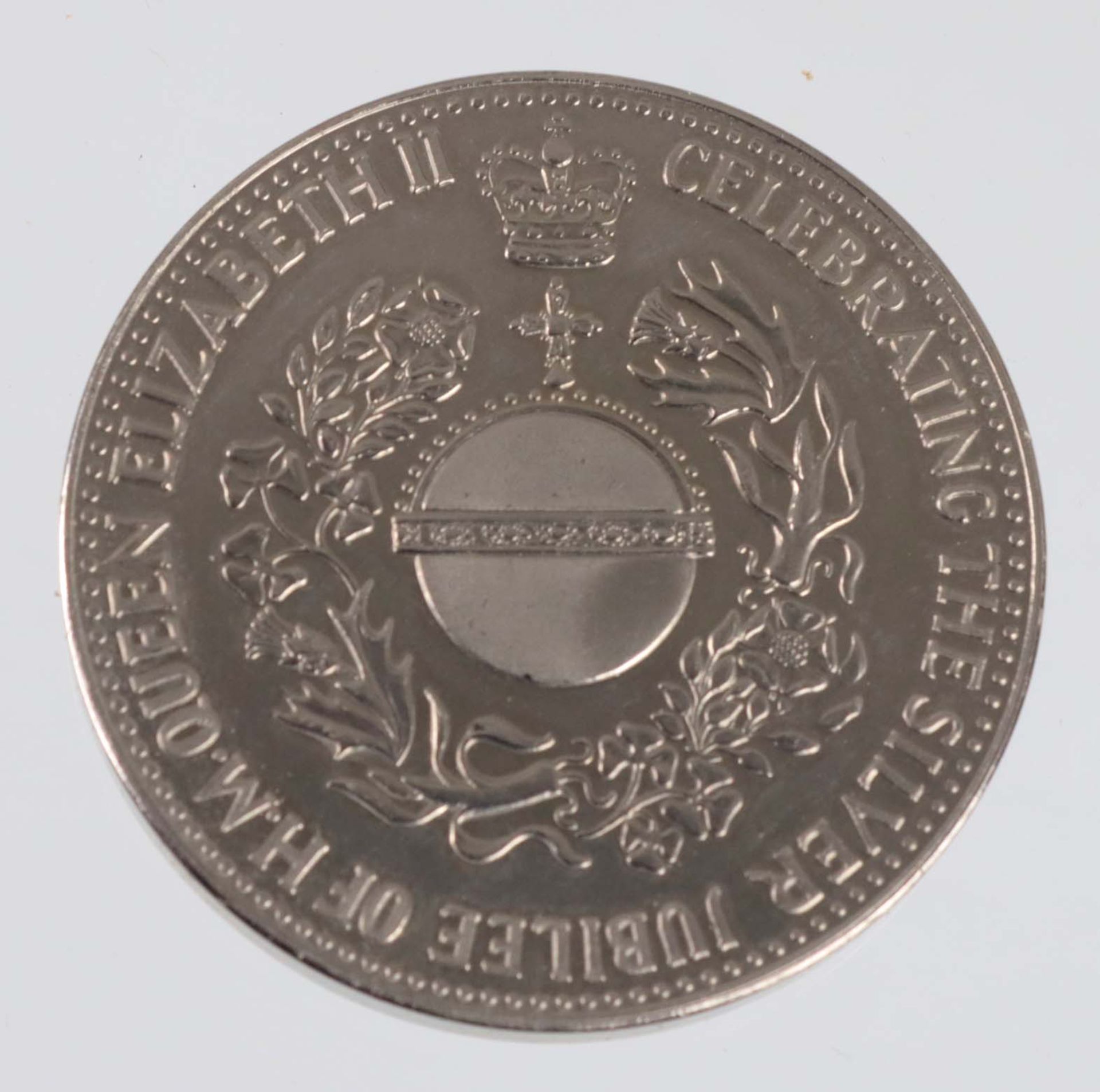Jubiläums Medaille Elisabeth II 1952/77 - Bild 2 aus 2