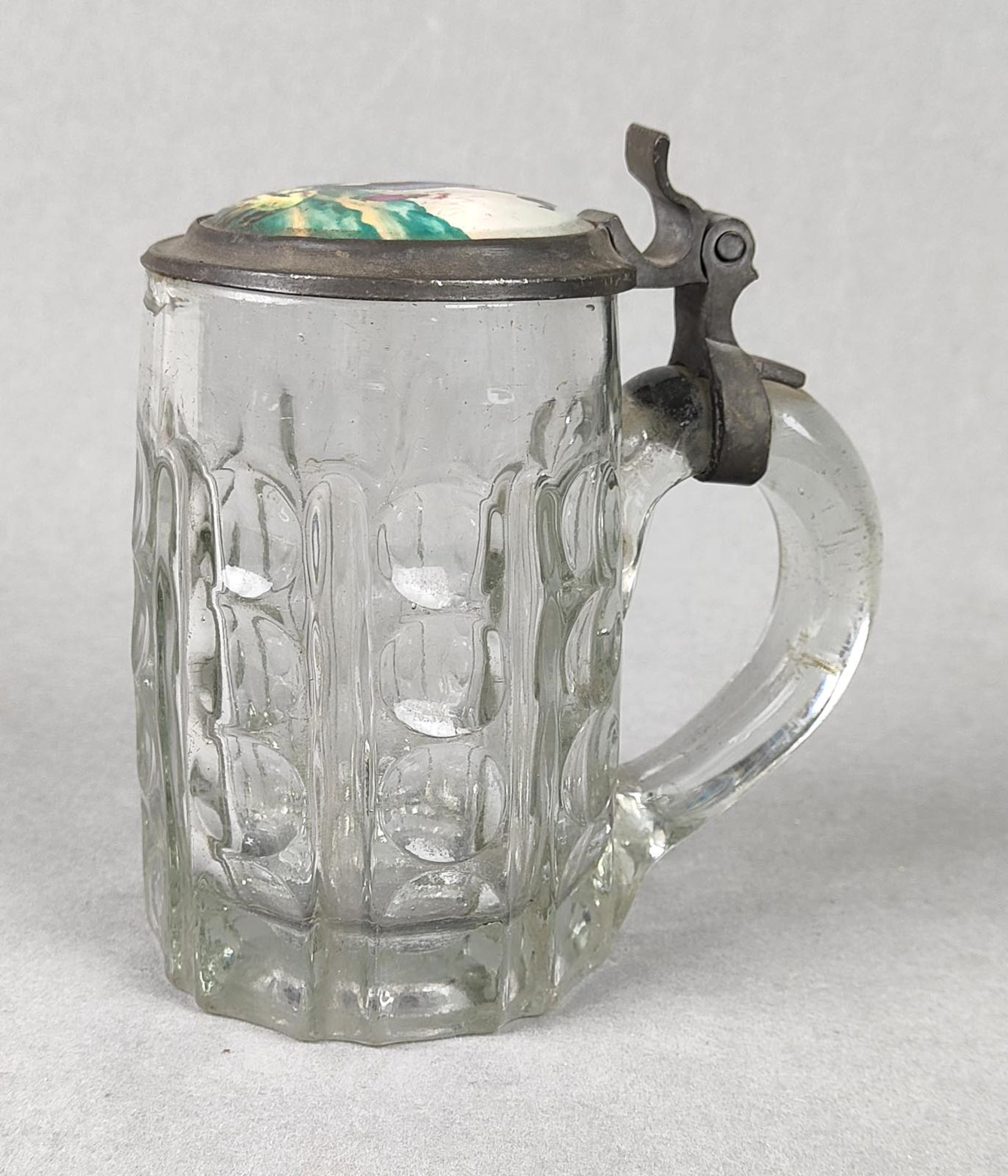 Bierkrug mit Porzellandeckel um 1880