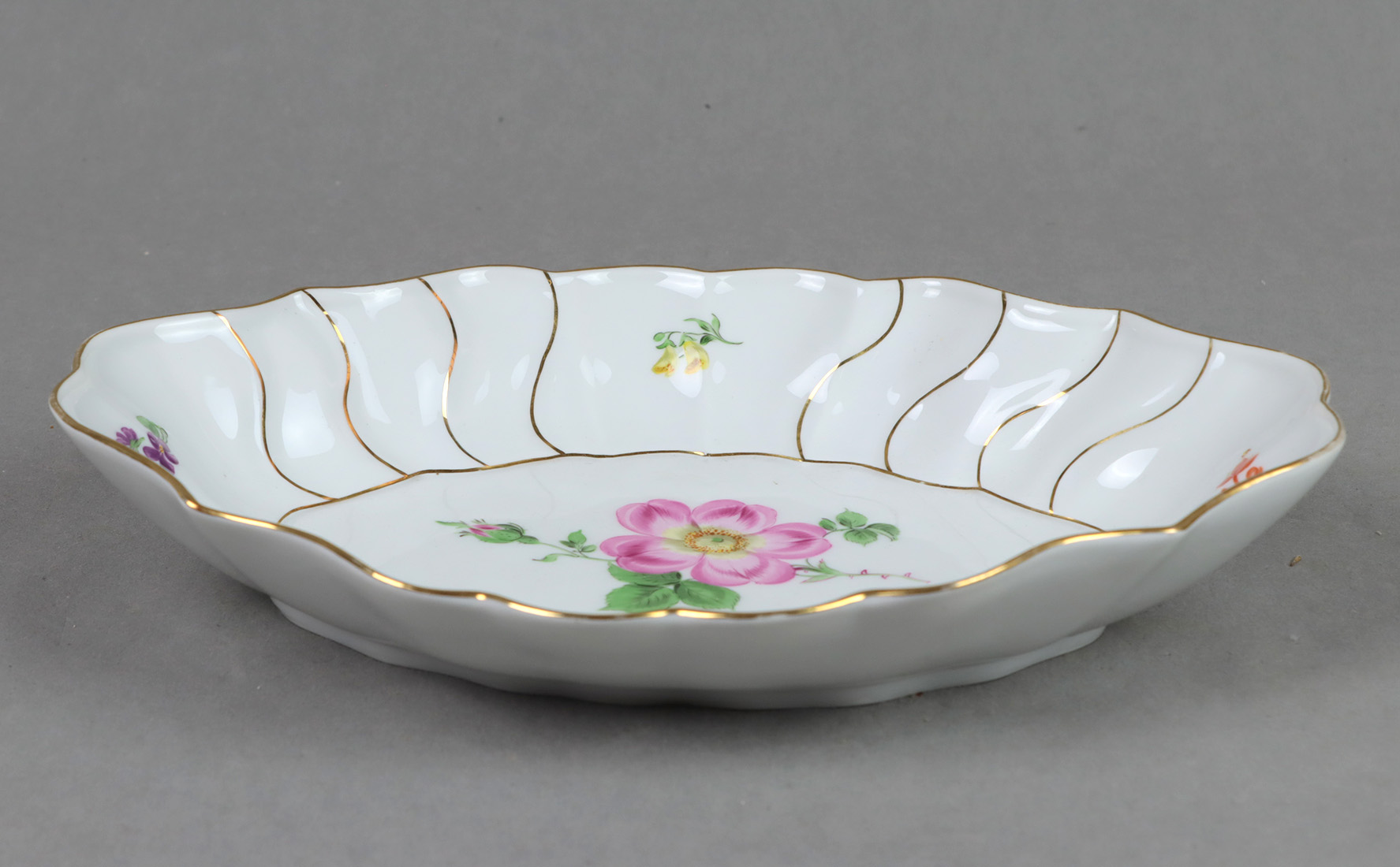 Meissen Anbietschale *Heckenrose* - Image 3 of 4