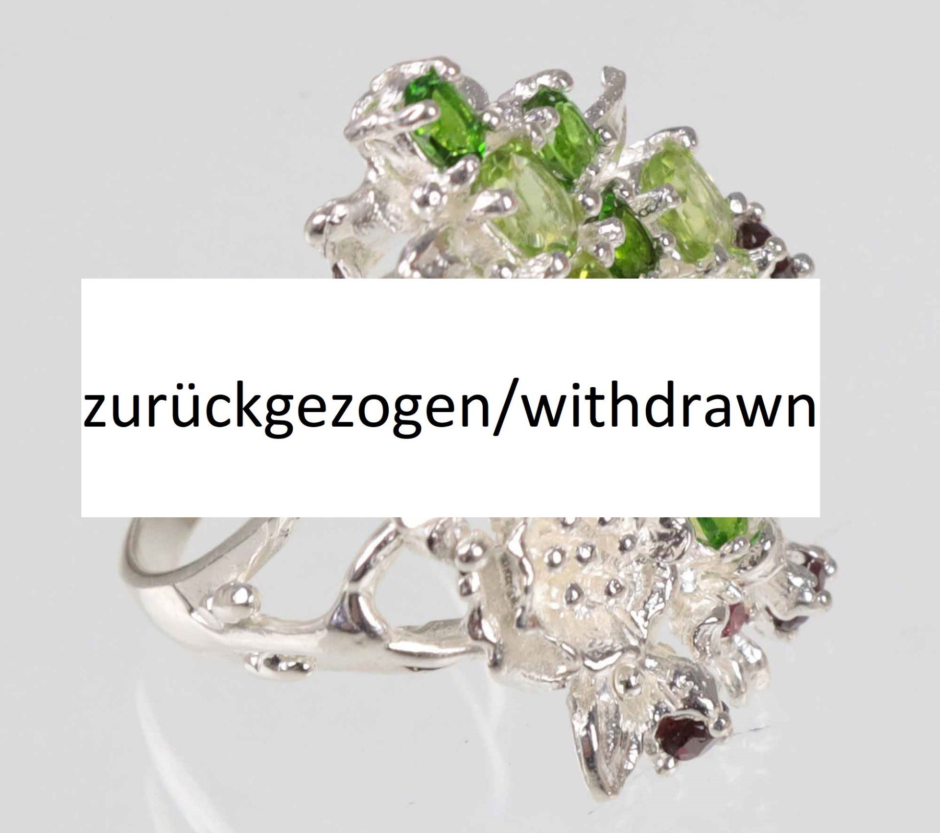 Ring mit Edelsteinen - zurückgezogen/withdrawn