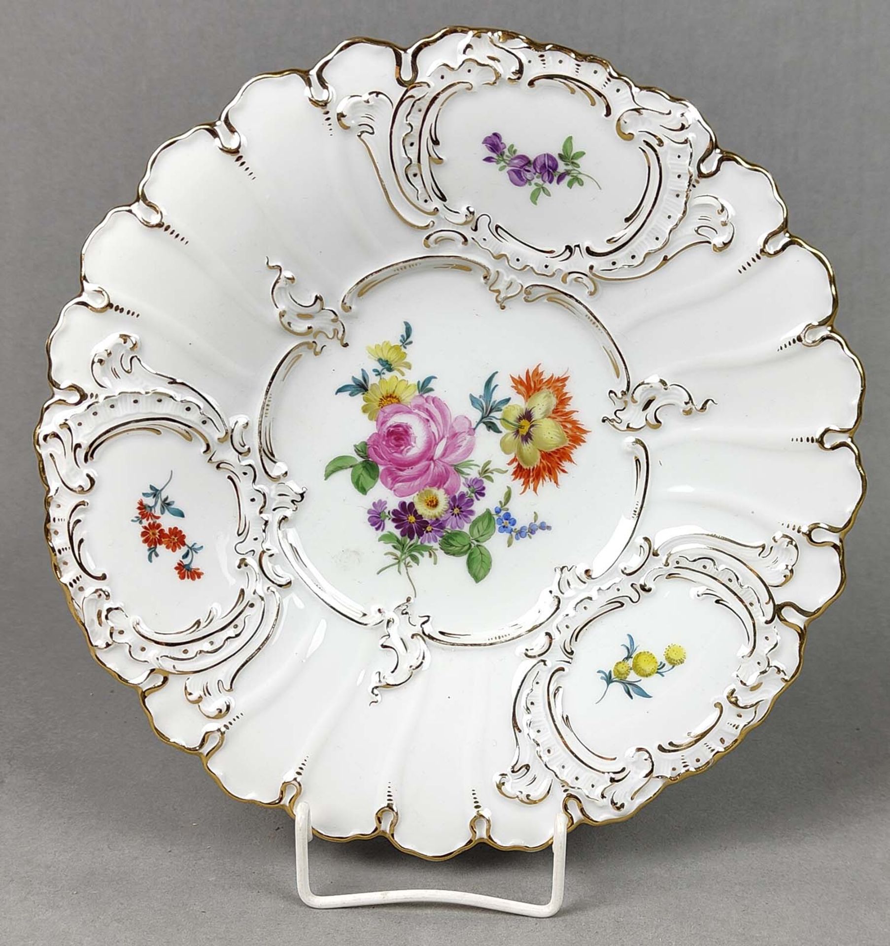 Meissen Reliefteller *Blumenbouquet*