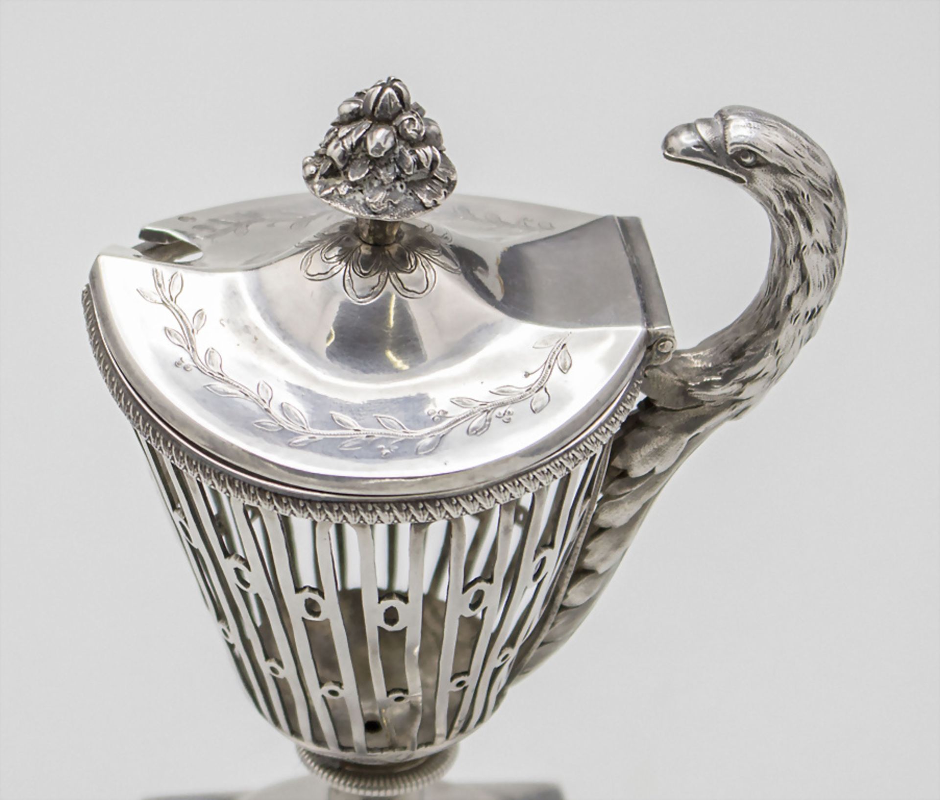 Empire Senftopf / Une moutardiere / A silver Empire mustard pot, Paris, 1798-1809 - Bild 8 aus 9