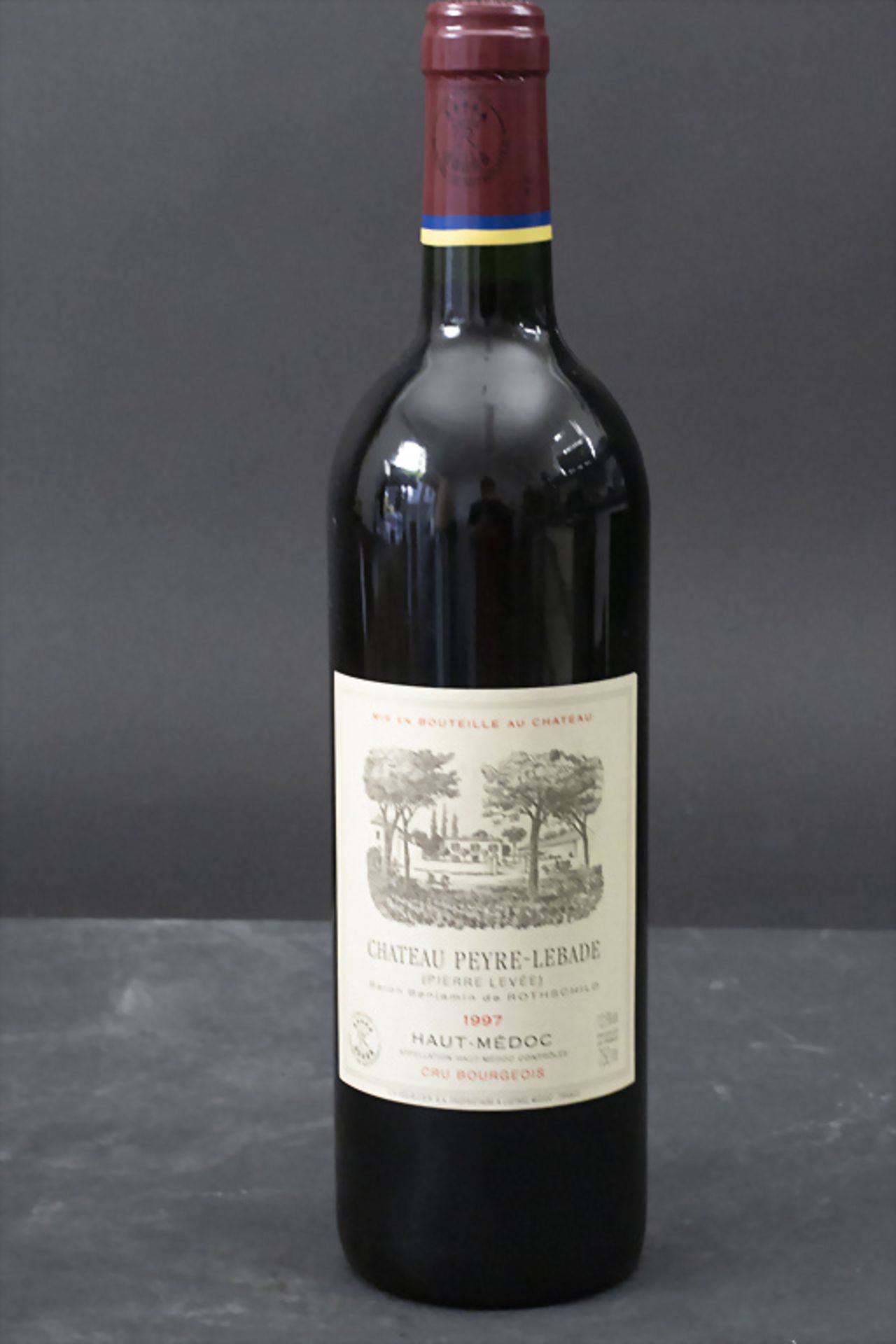 Flasche Rotwein / A bottle of red wine, Haut-Médoc, 1997