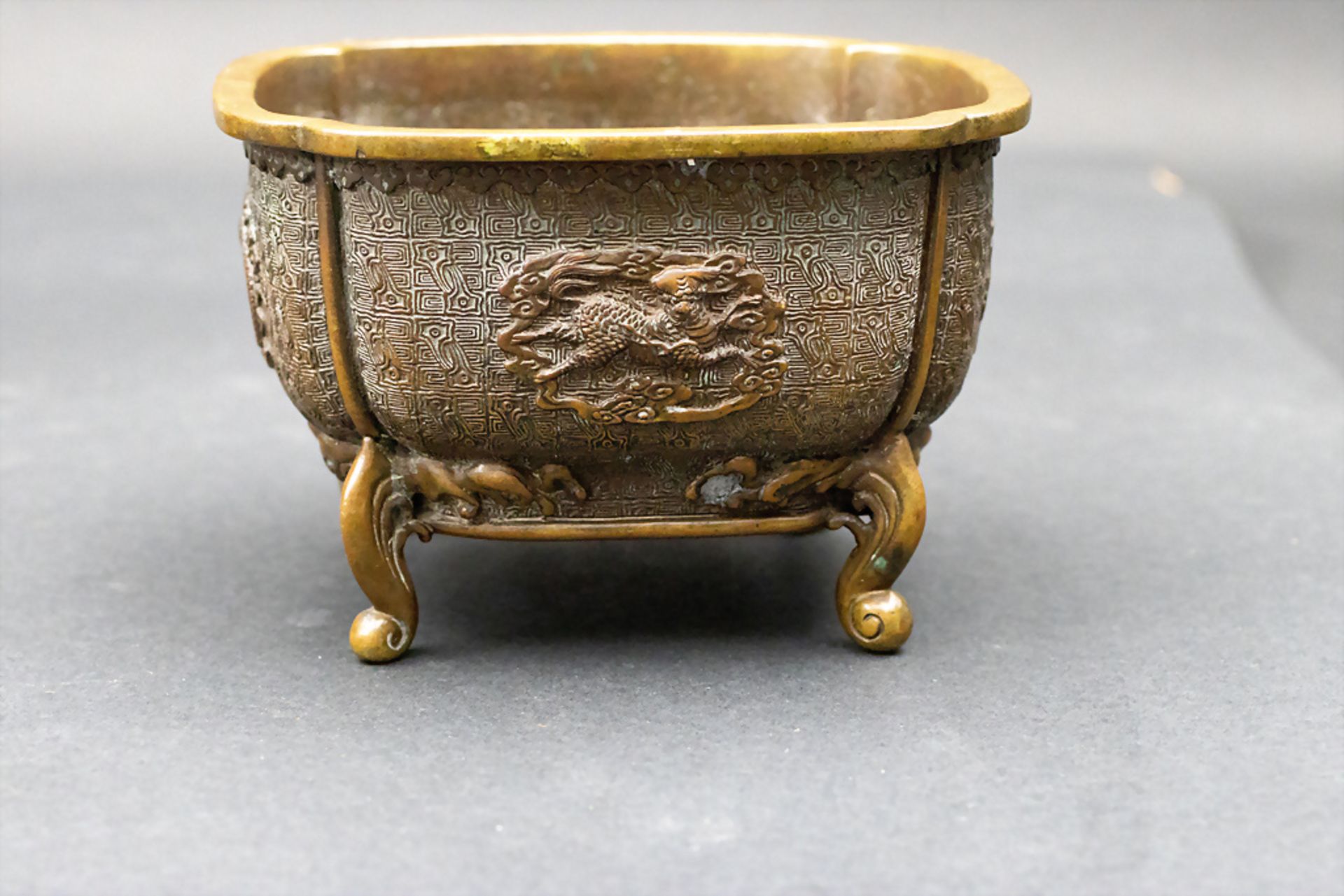 Räuchergefäß / A bronze incense burner, China, Qing Dynastie (1644-1911) - Image 3 of 6