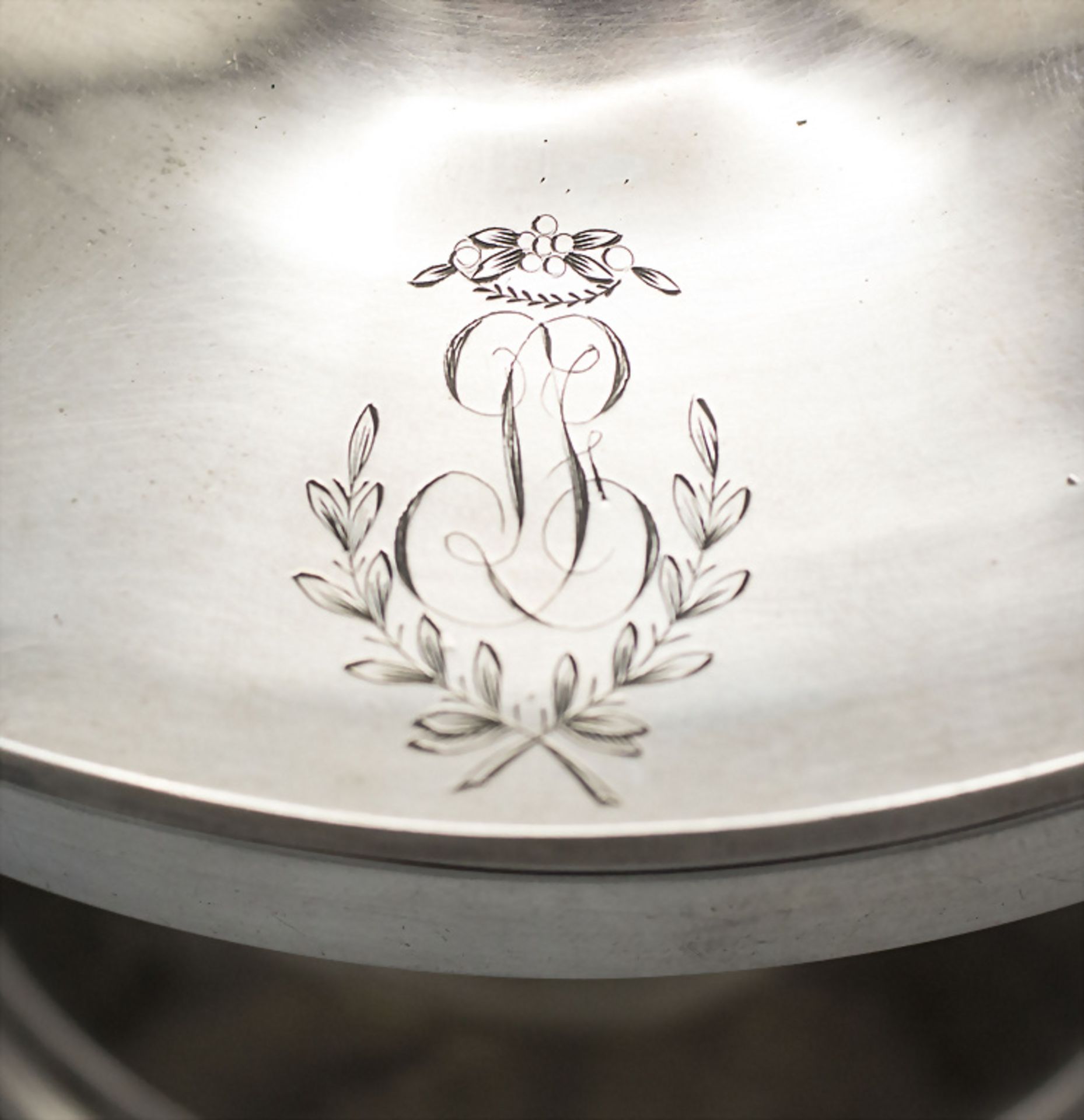 Legumier / Deckeldose / A silver tureen, Louis Joseph Milleraud-Bouty, Paris, 1786 - Image 3 of 8