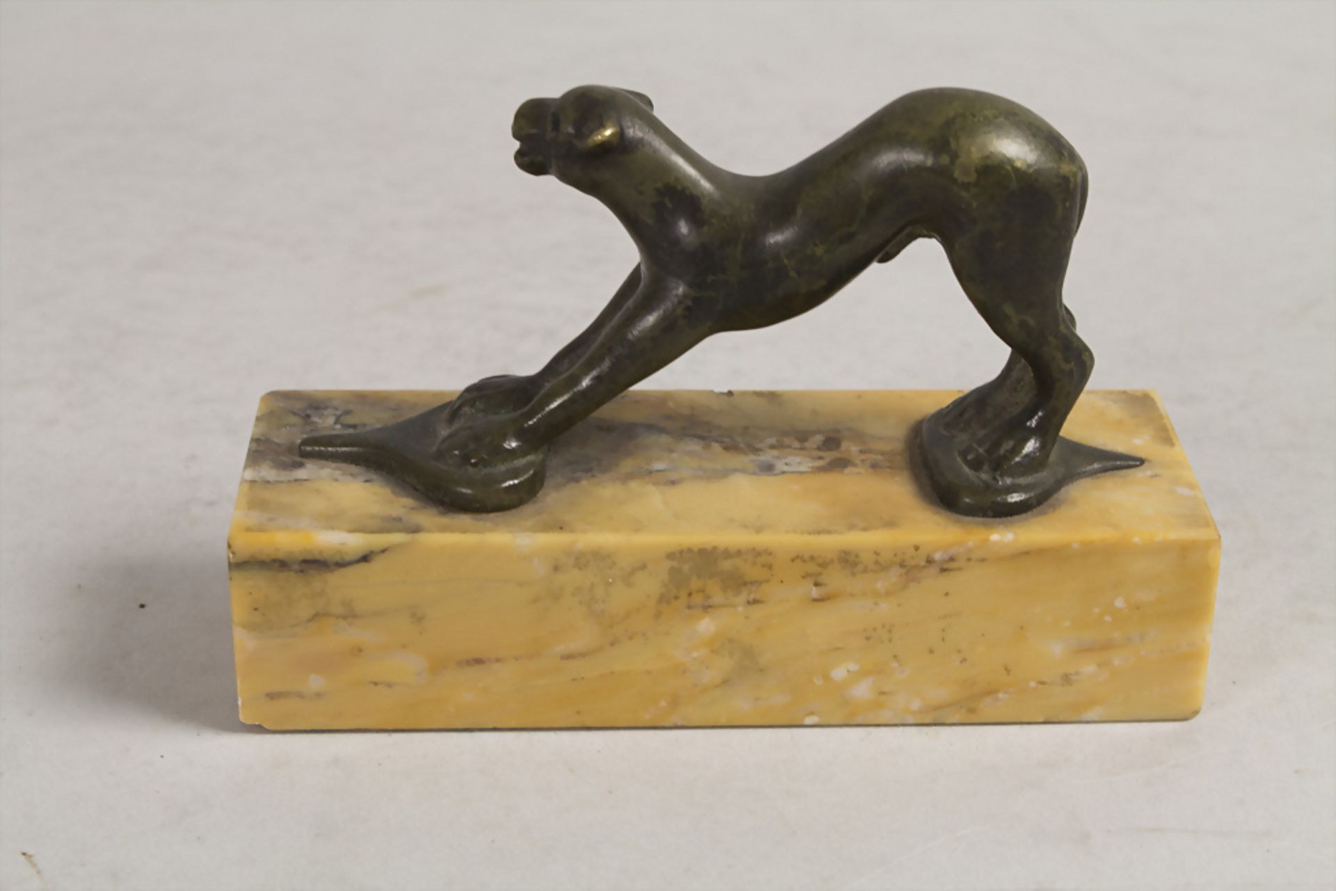 Bronze Panther als Handhabe/Briefbeschwerer / A bronze figure of a panther as handle, ... - Image 4 of 5