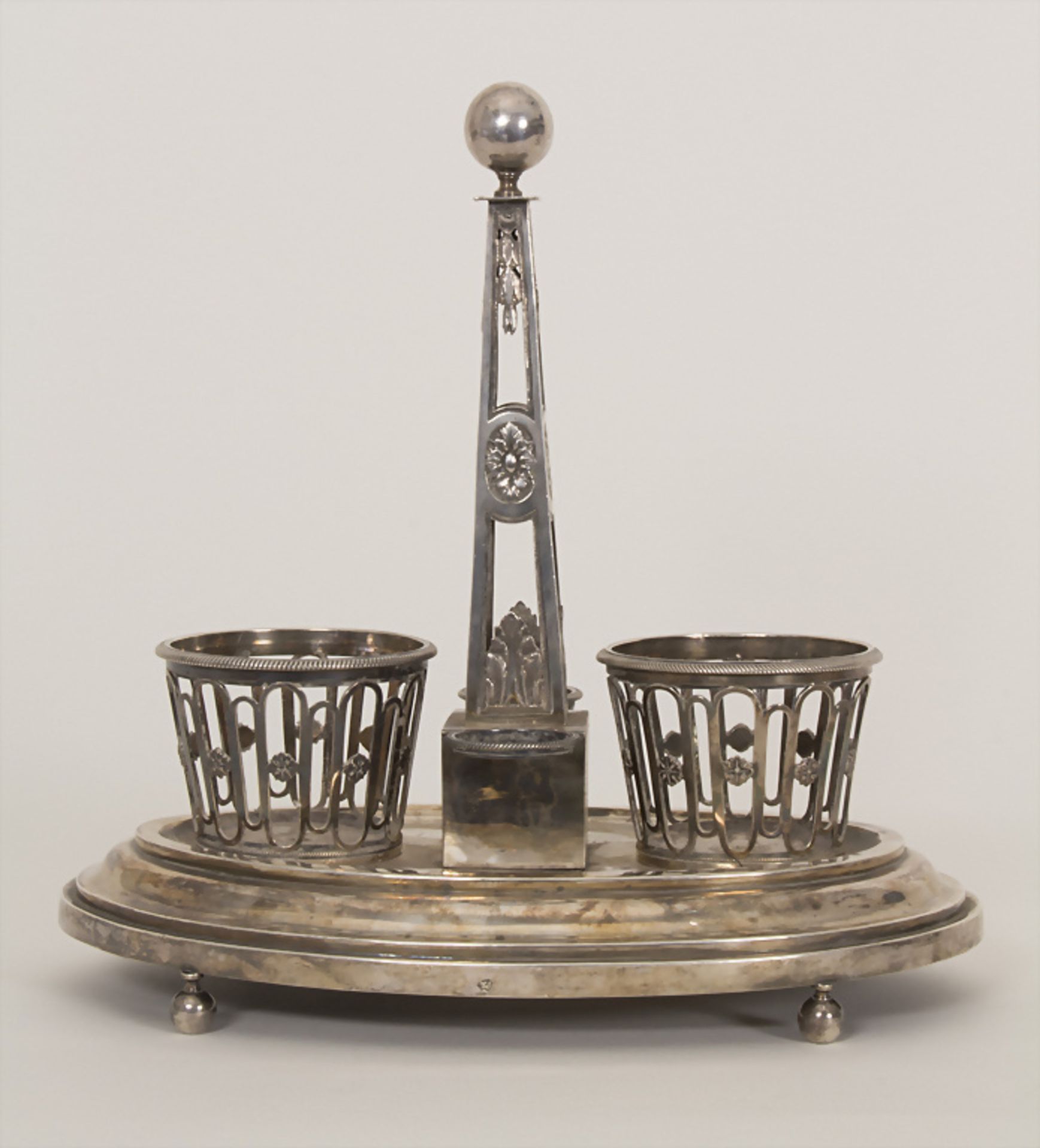 Louis-Seize Menage / A silver Louis-seize cruet stand, Henri-Louis Dutry, Paris, 1787