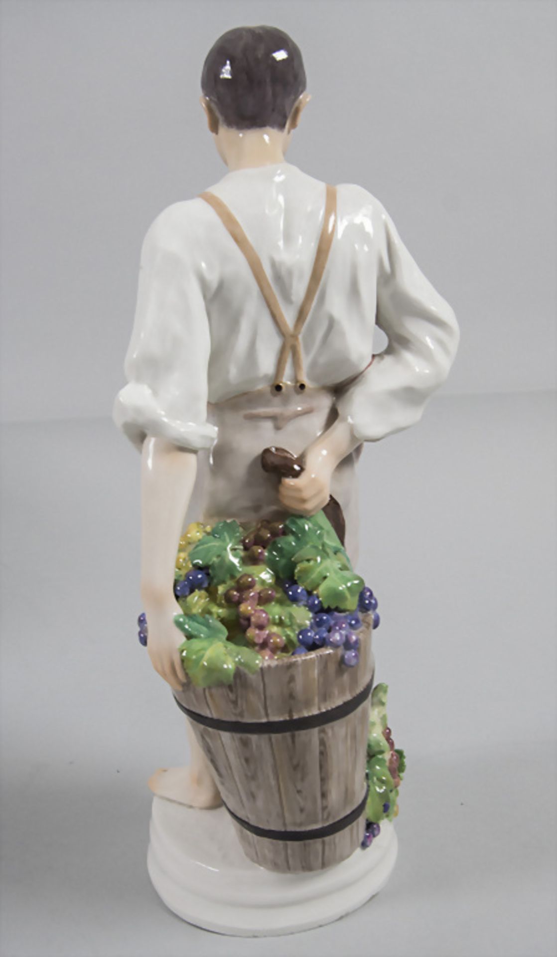 Jugendstil Figur 'Winzerknabe' / An Art Nouveau figurine of a young winemaker, Theodor ... - Image 3 of 5