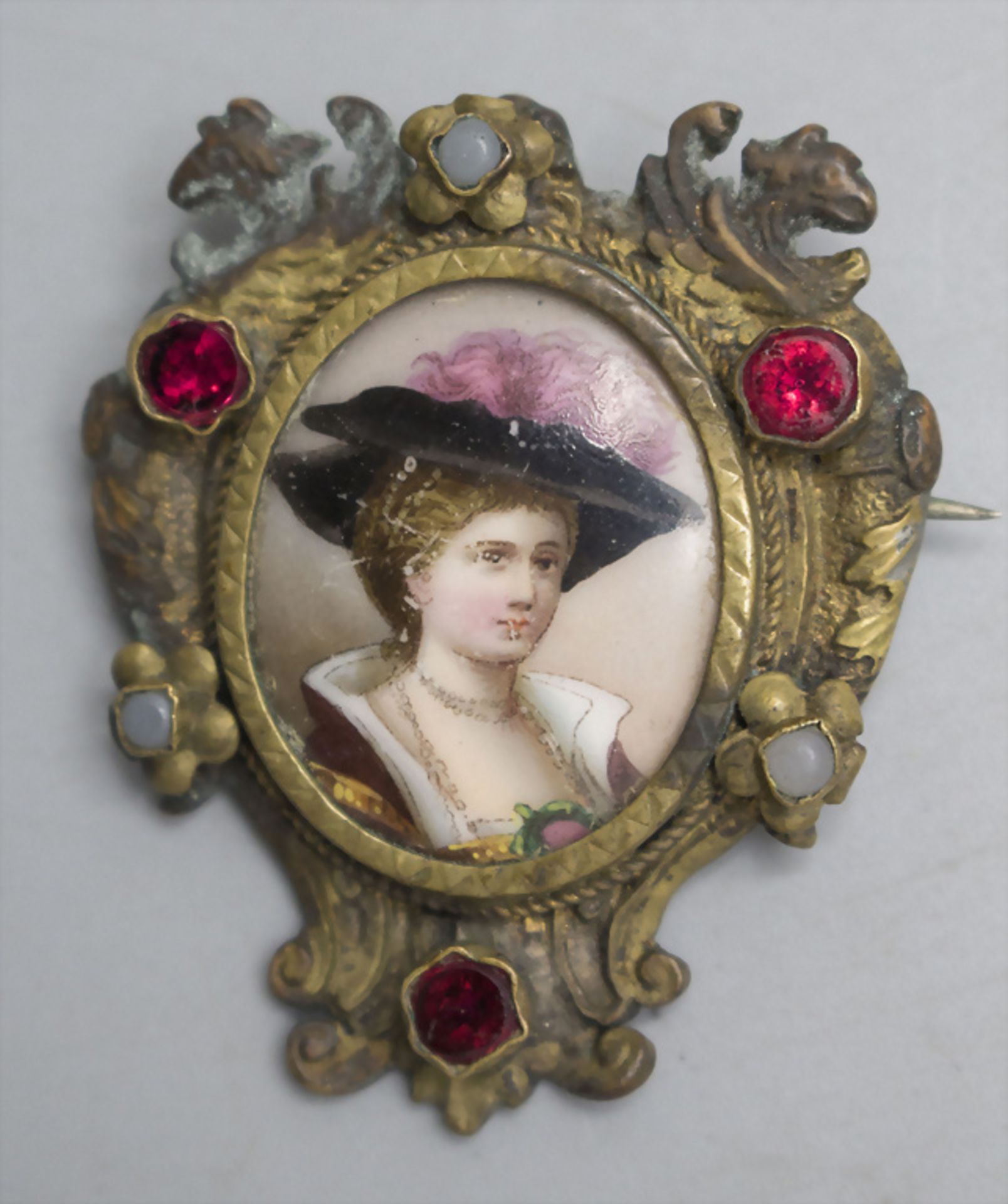 Brosche mit Miniatur Porträt einer Damen / A brooch with a miniature portrait of a lady