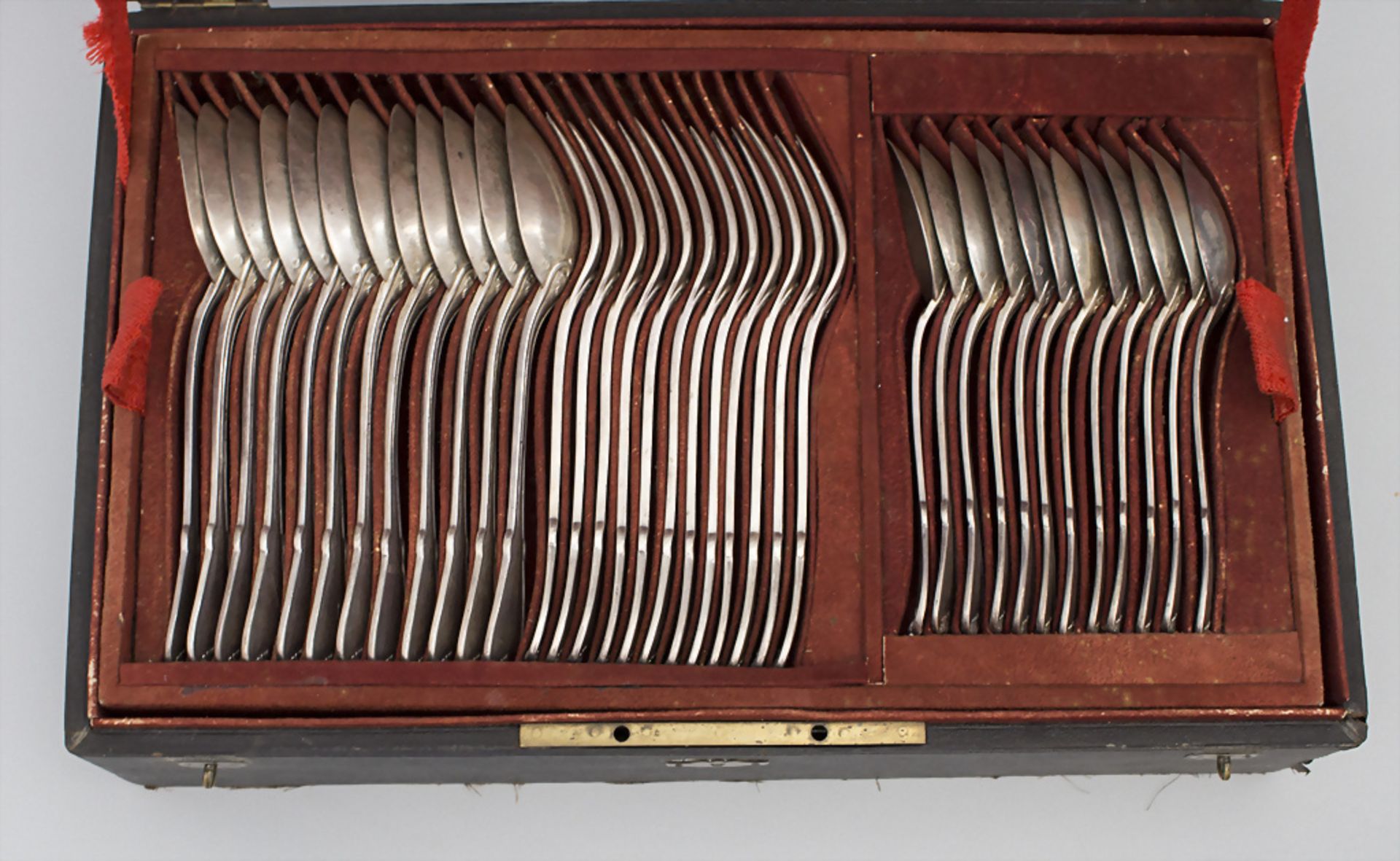 Silberbesteck 61 tlg. / A set of 61 pieces silver cutlery, Hènin Frères, Paris, 1865-1872 - Image 11 of 12