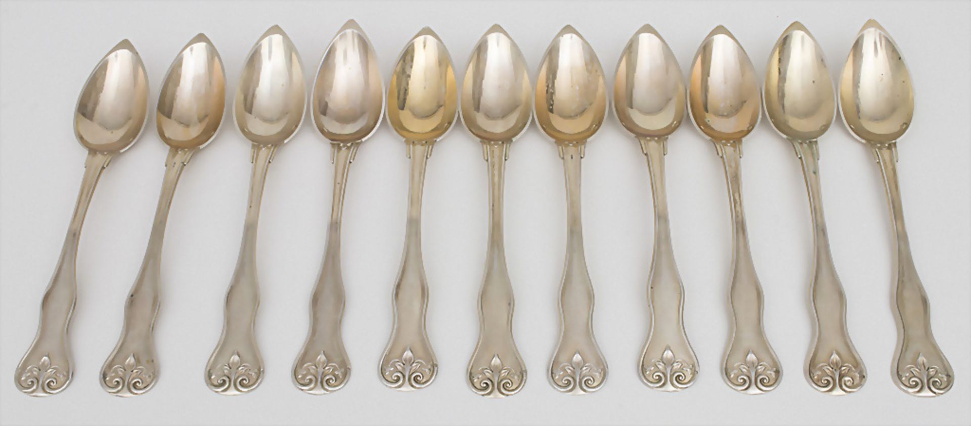 11 Teelöffel / A set of 11 silver tea spoons, Paris, Mitte 19. Jh.