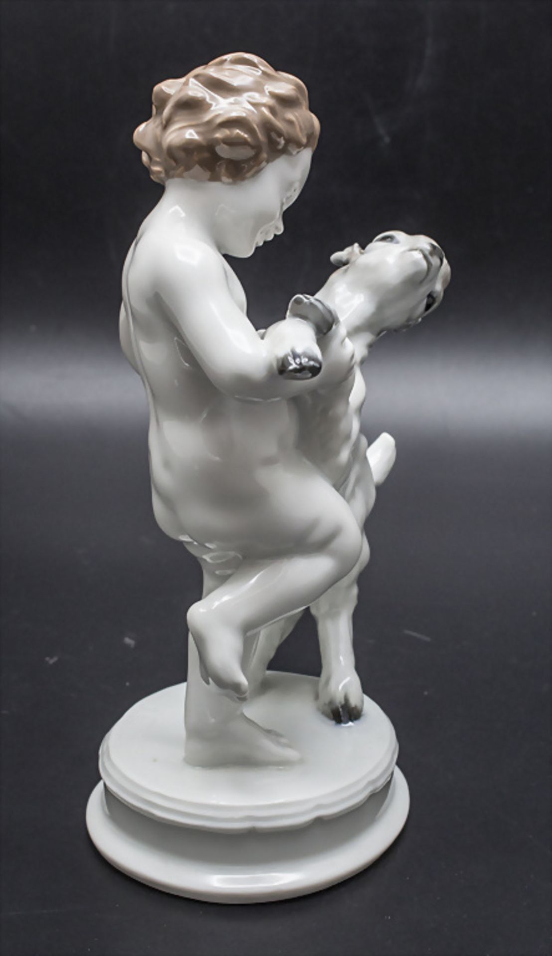 Figur 'Putto mit Zicklein' / A figural group of a cherub with a kid, Rosenthal, Selb, Mitte 20. Jh. - Image 3 of 6